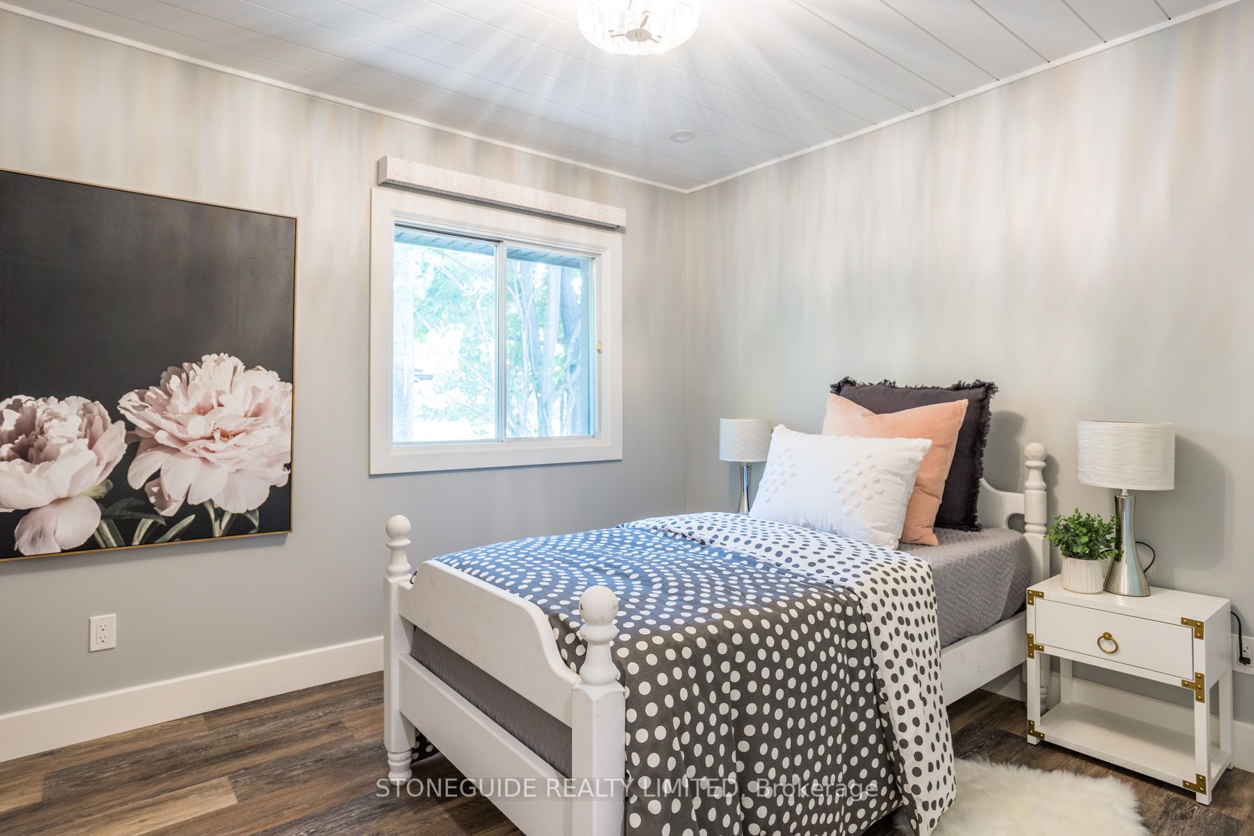 6 Weller Cres