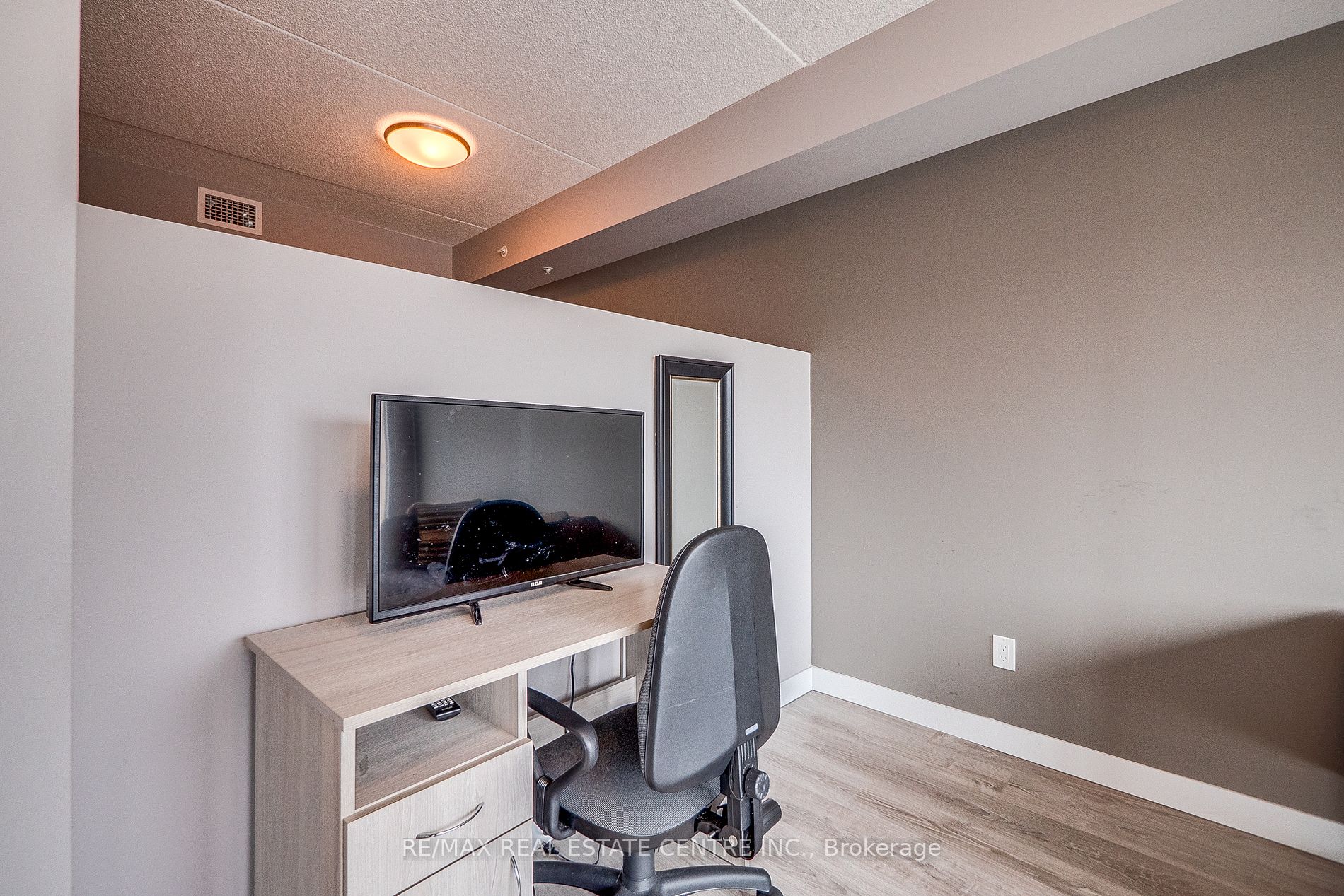250 Albert St, #504