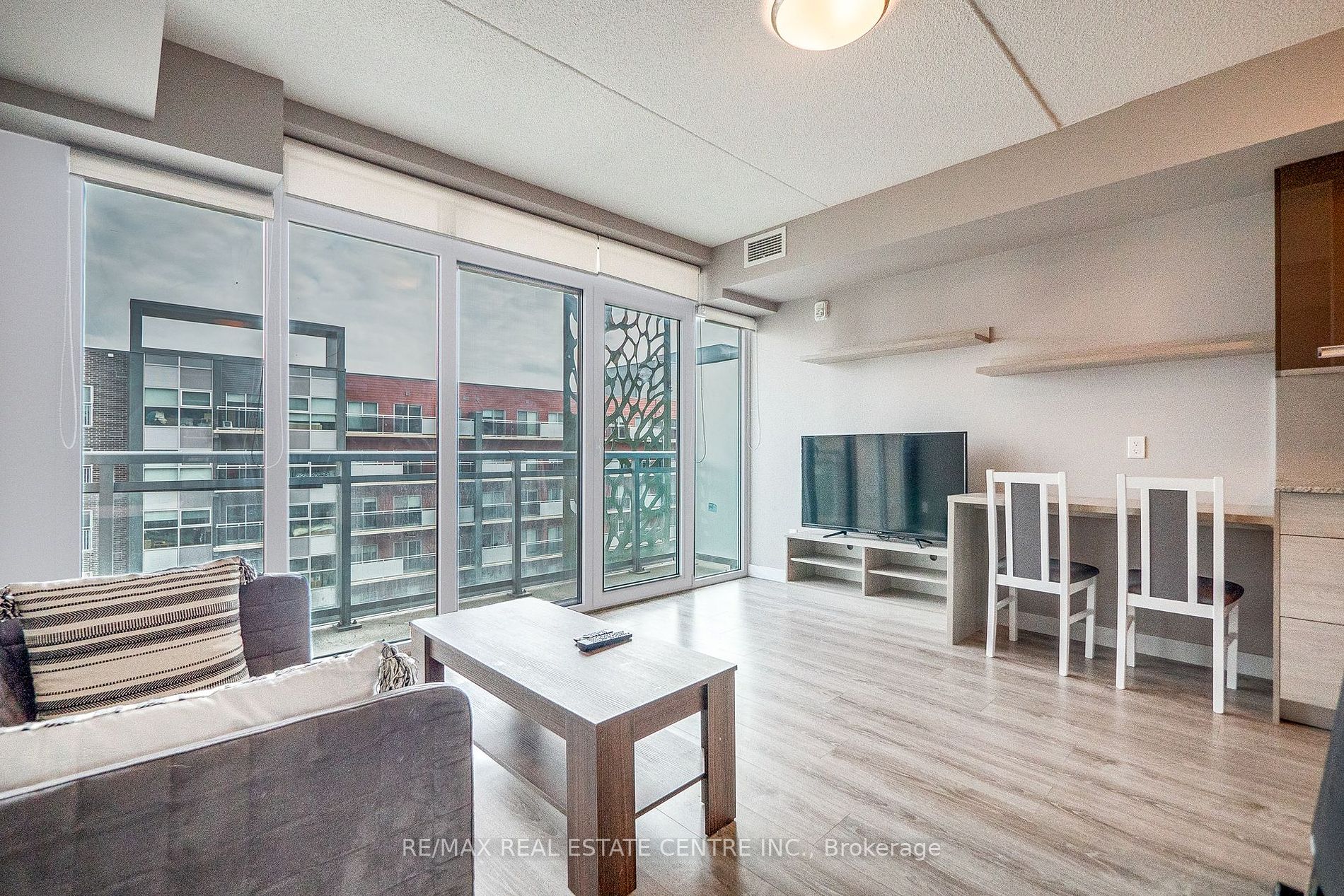 250 Albert St, #504