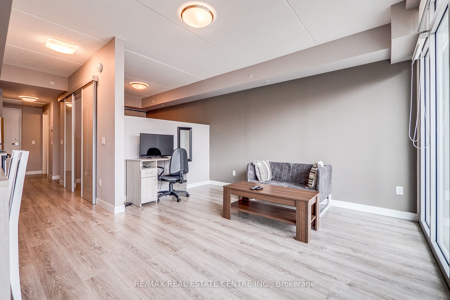 250 Albert St, #504