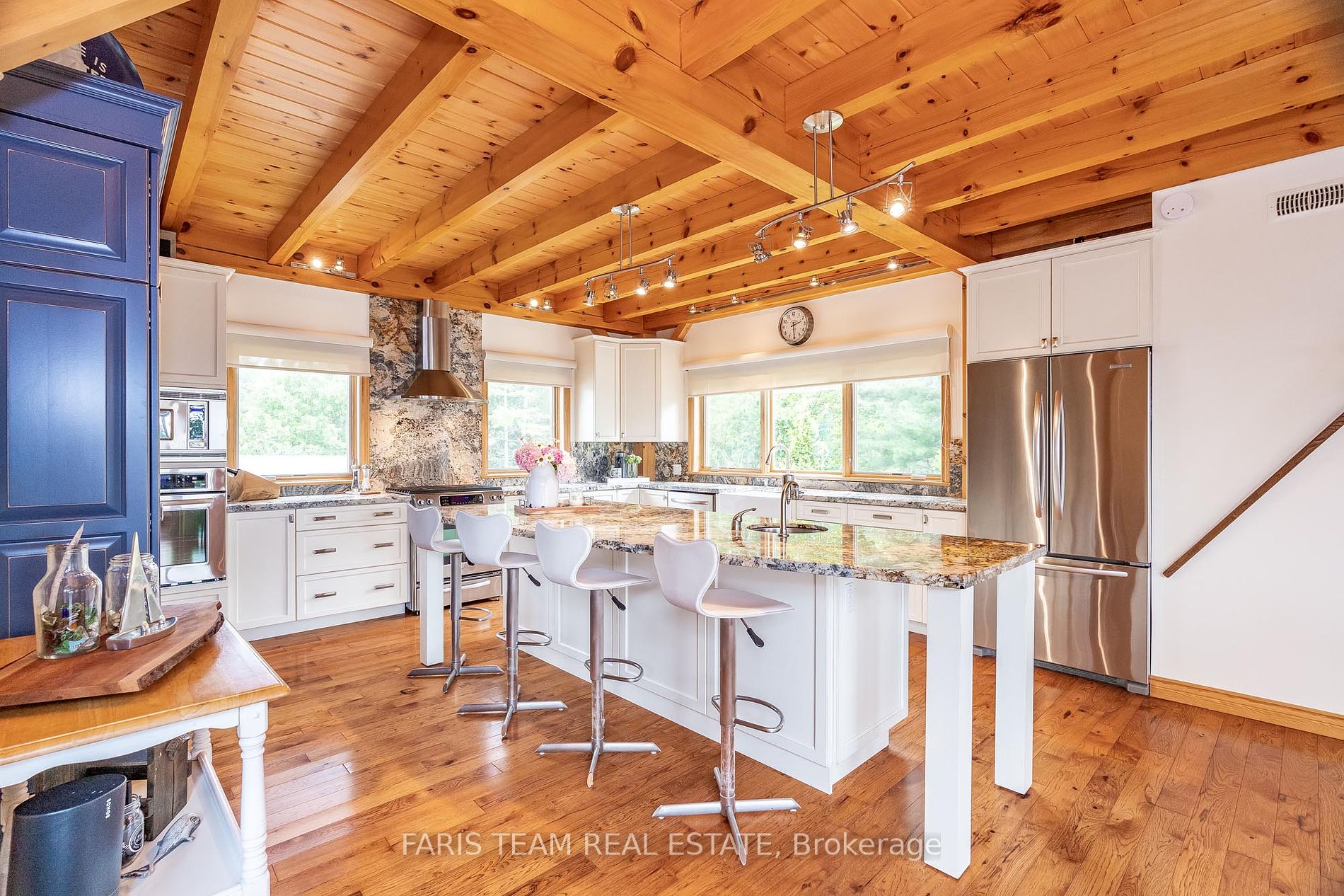 220 Kamenni Bay Road