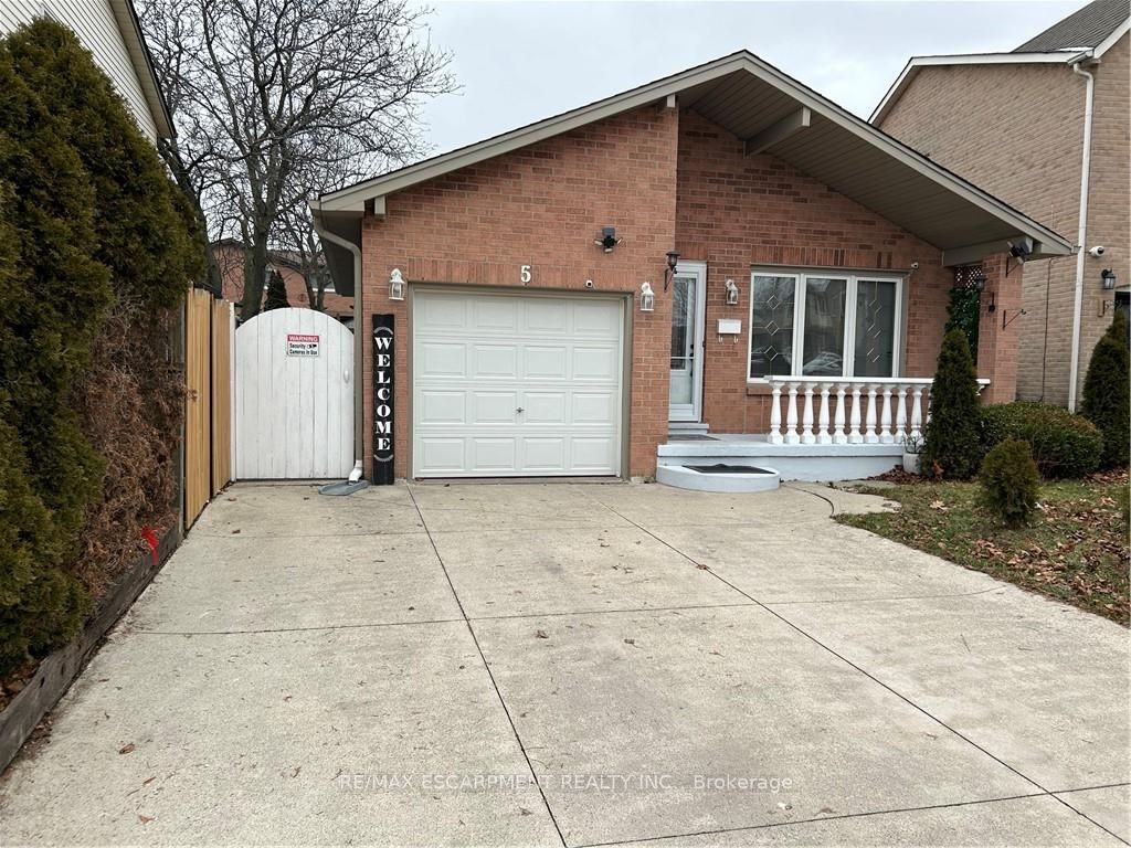 5 Twinoaks Cres