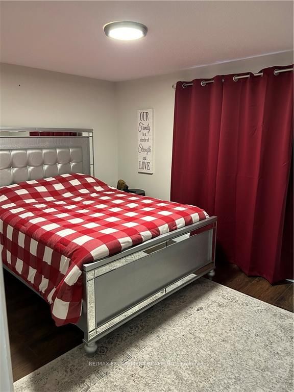 5 Twinoaks Cres