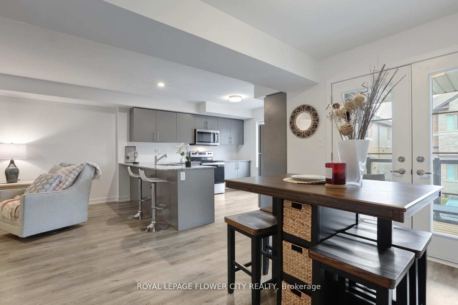 205 West Oak Tr, #16