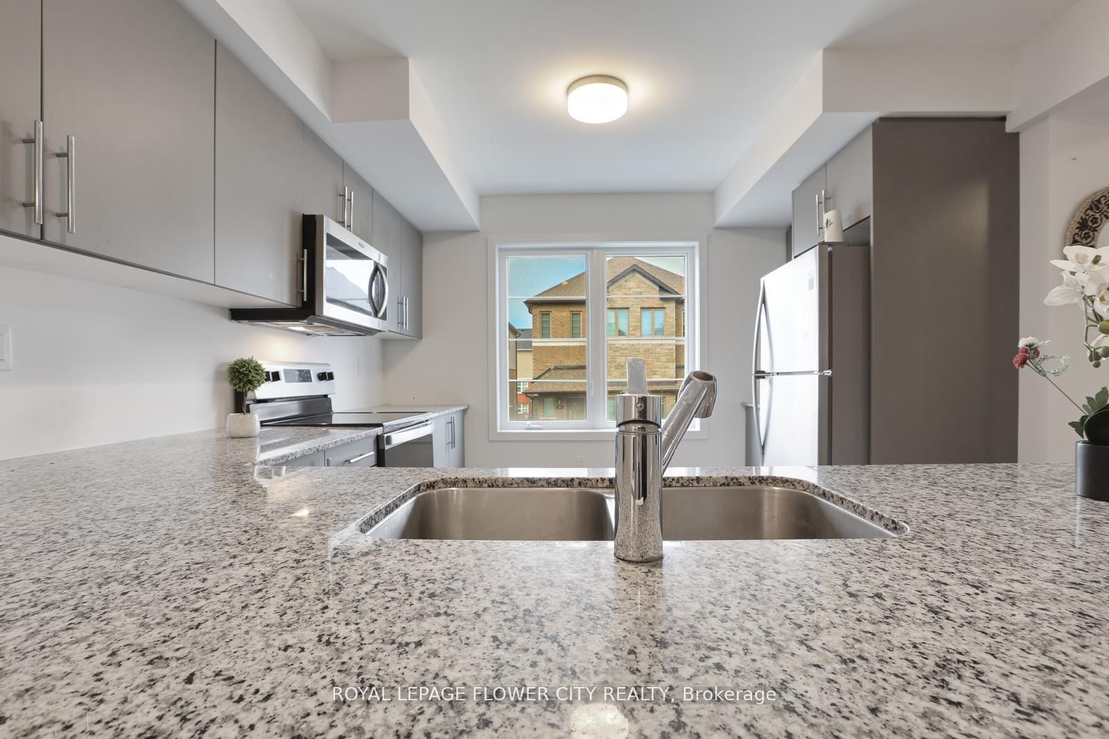 205 West Oak Tr, #16