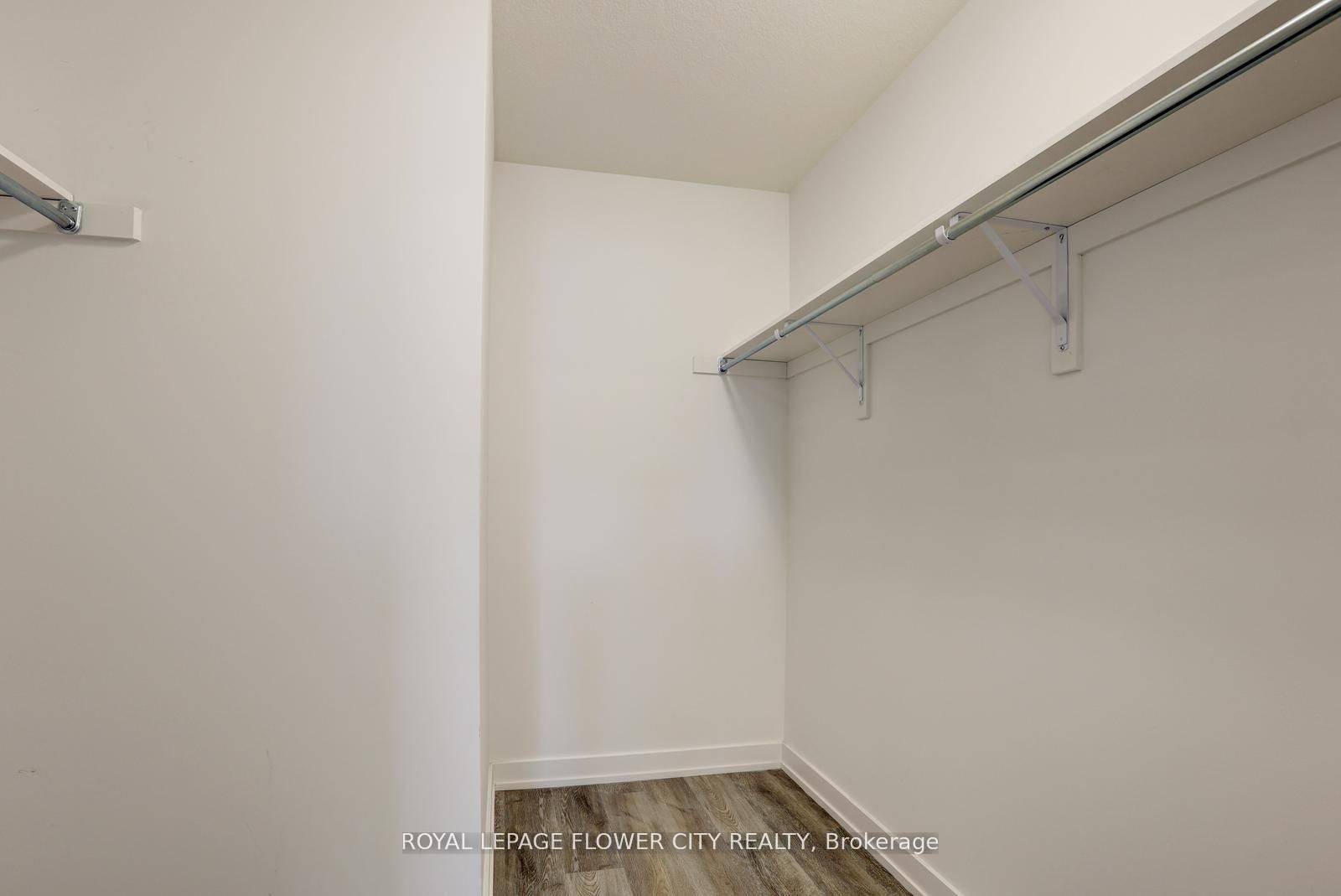 205 West Oak Tr, #16