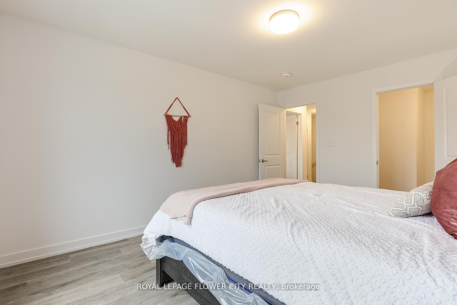 205 West Oak Tr, #16