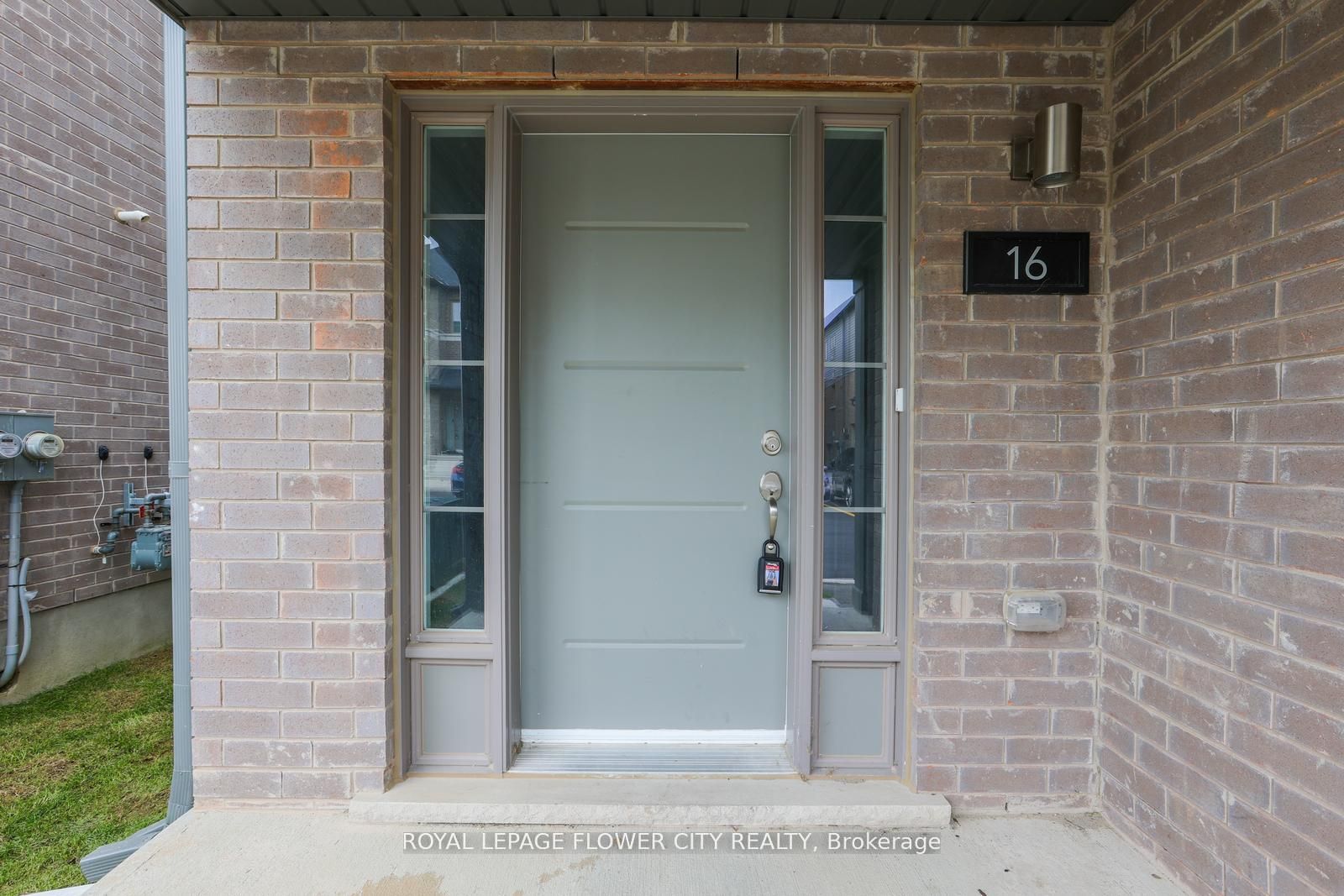 205 West Oak Tr, #16