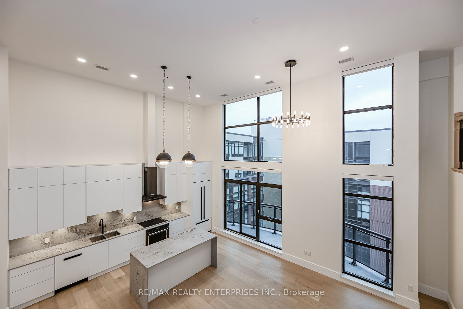 112 King Street E, ##PH05