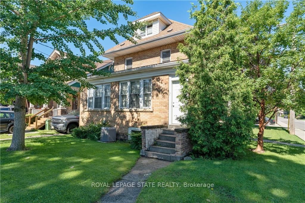 32 Rosslyn Ave S