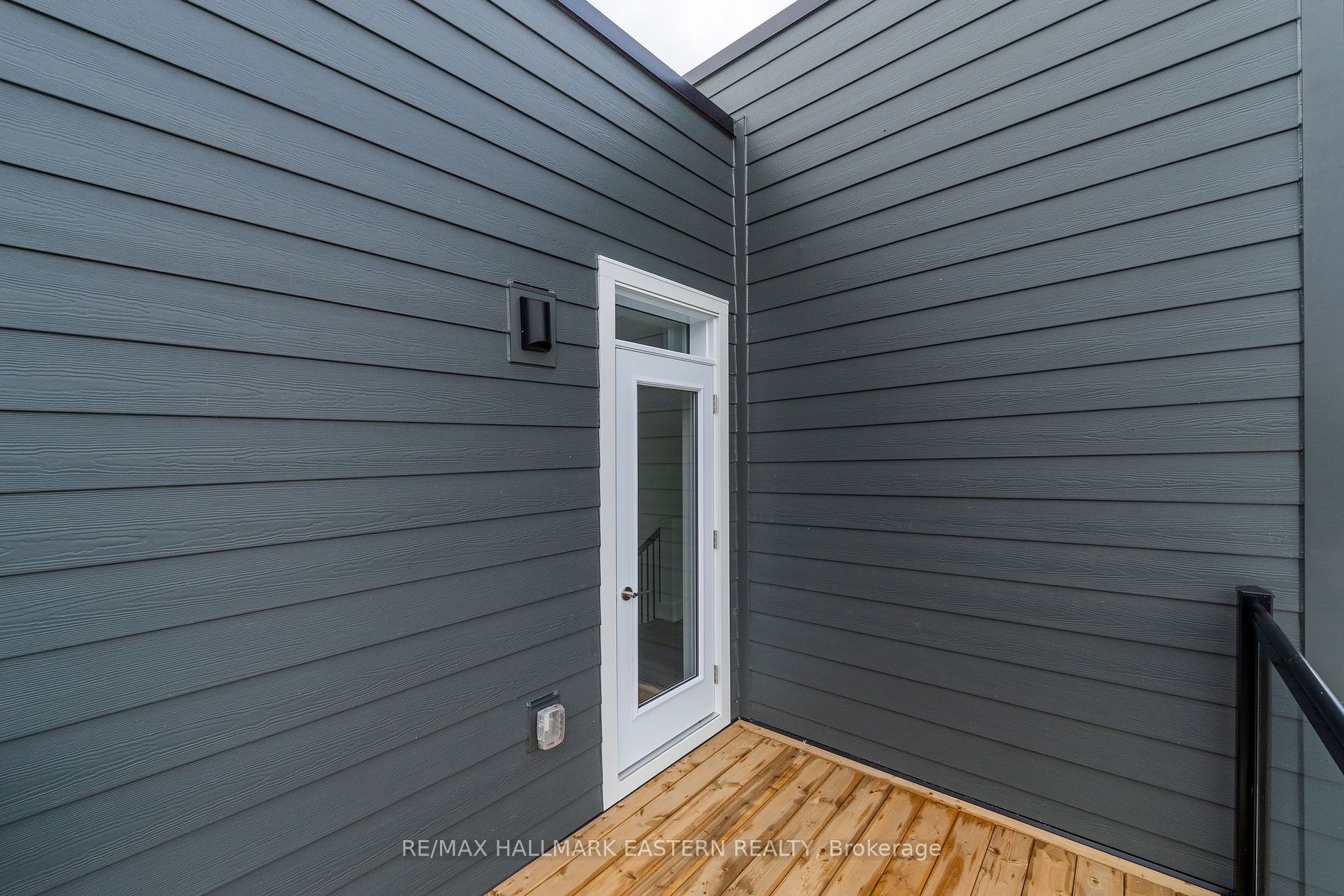 19 West Street N, #5