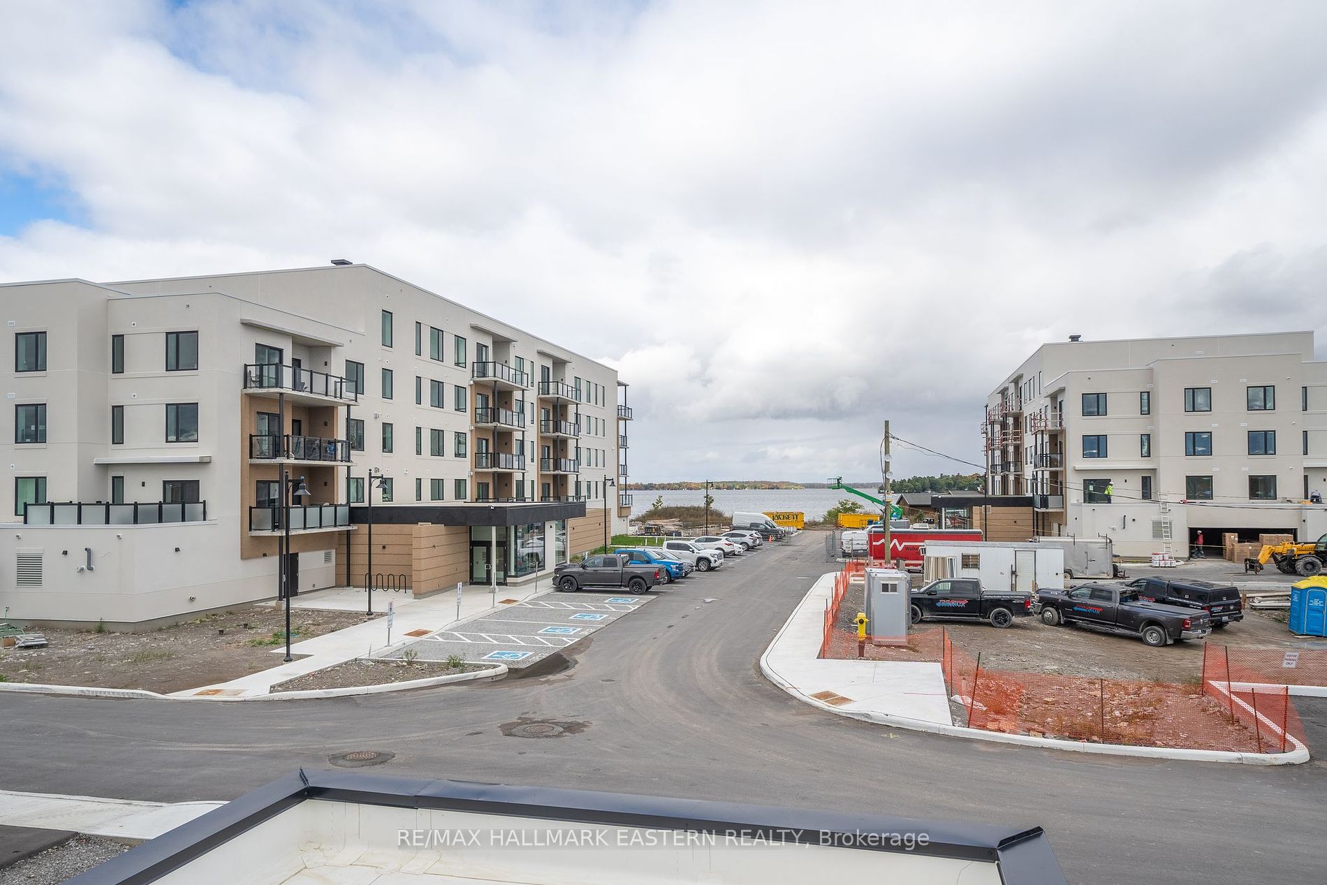 19 West Street N, #5