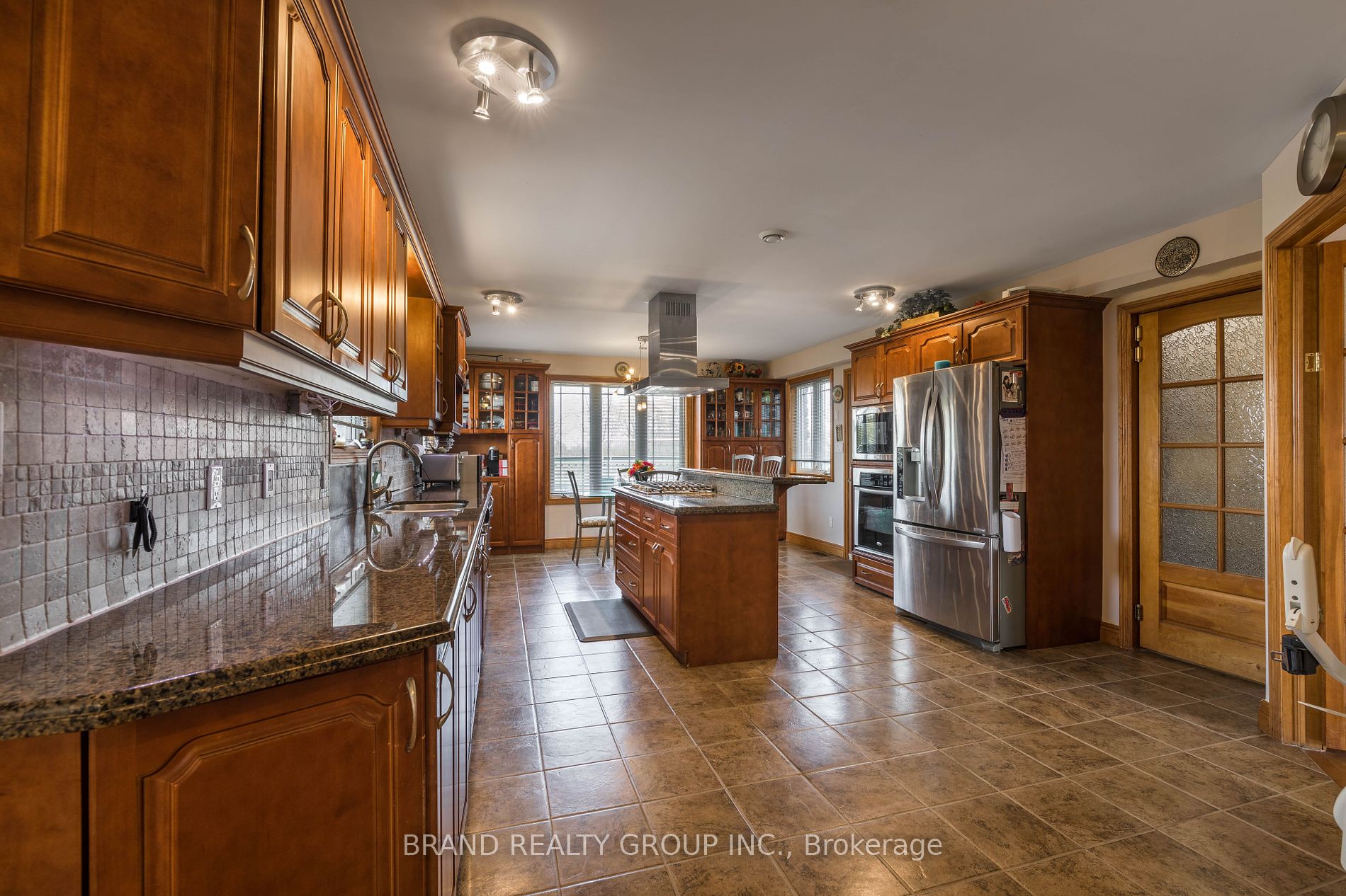 910 26th Street E