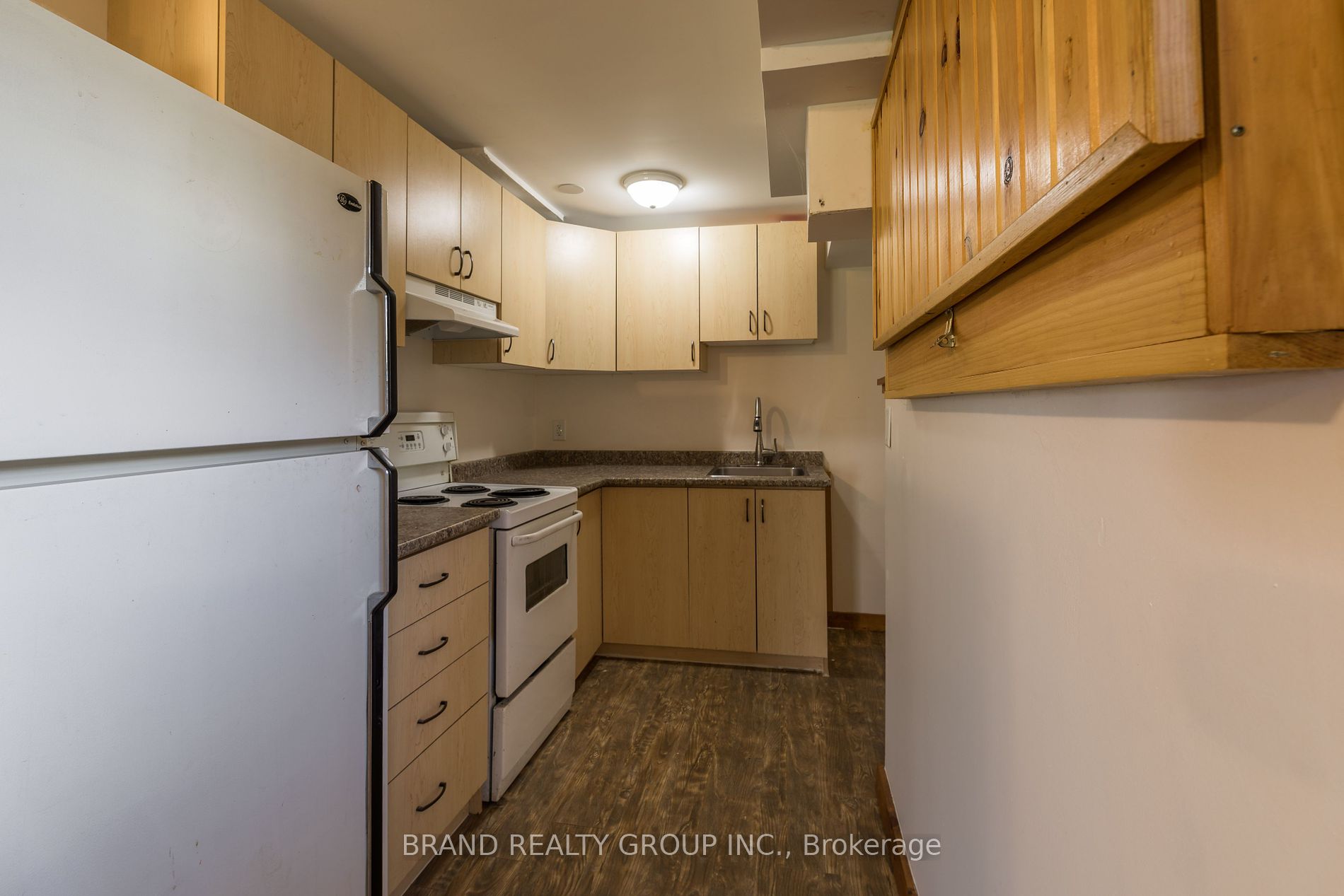910 26th Street E