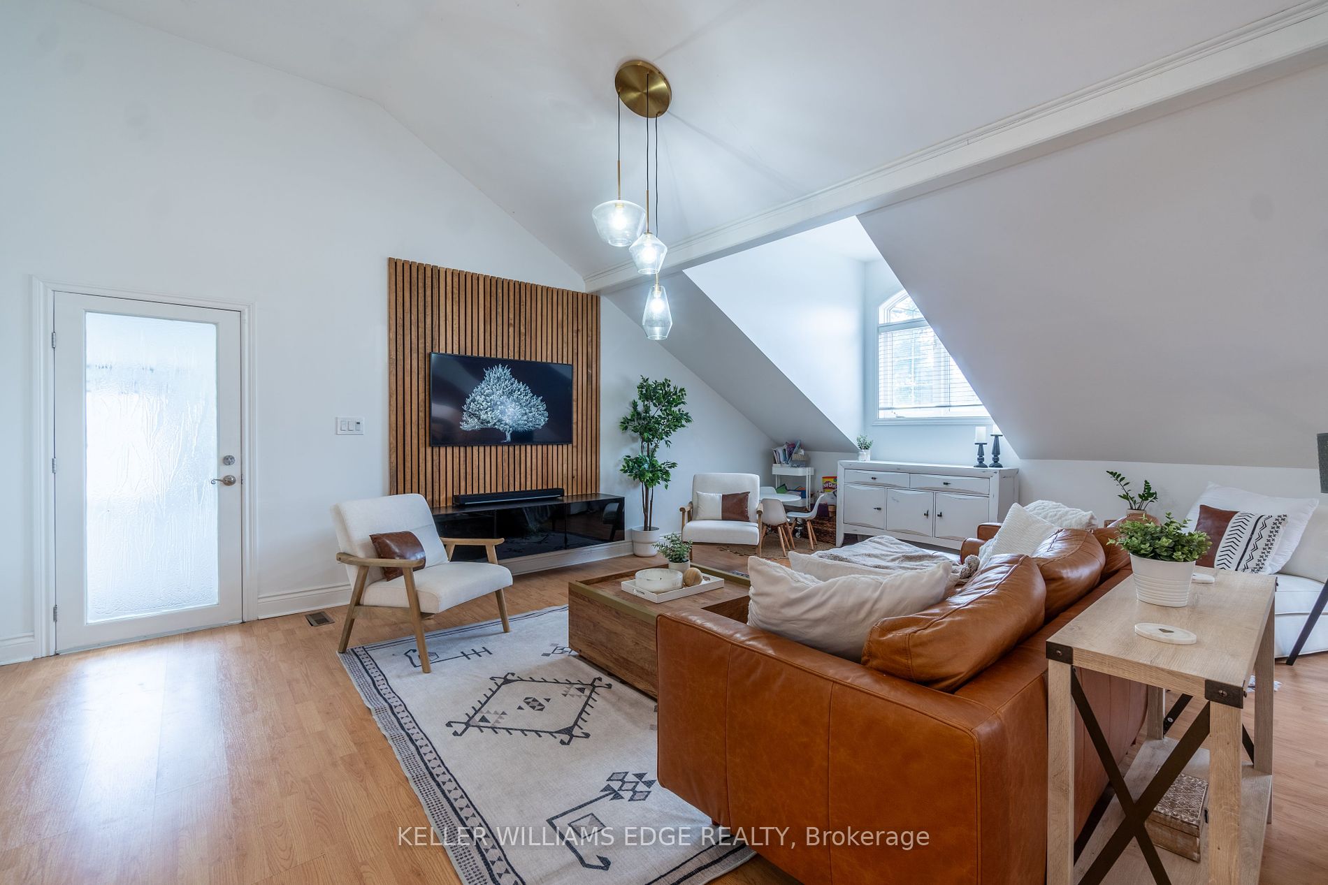 593 Beach Blvd