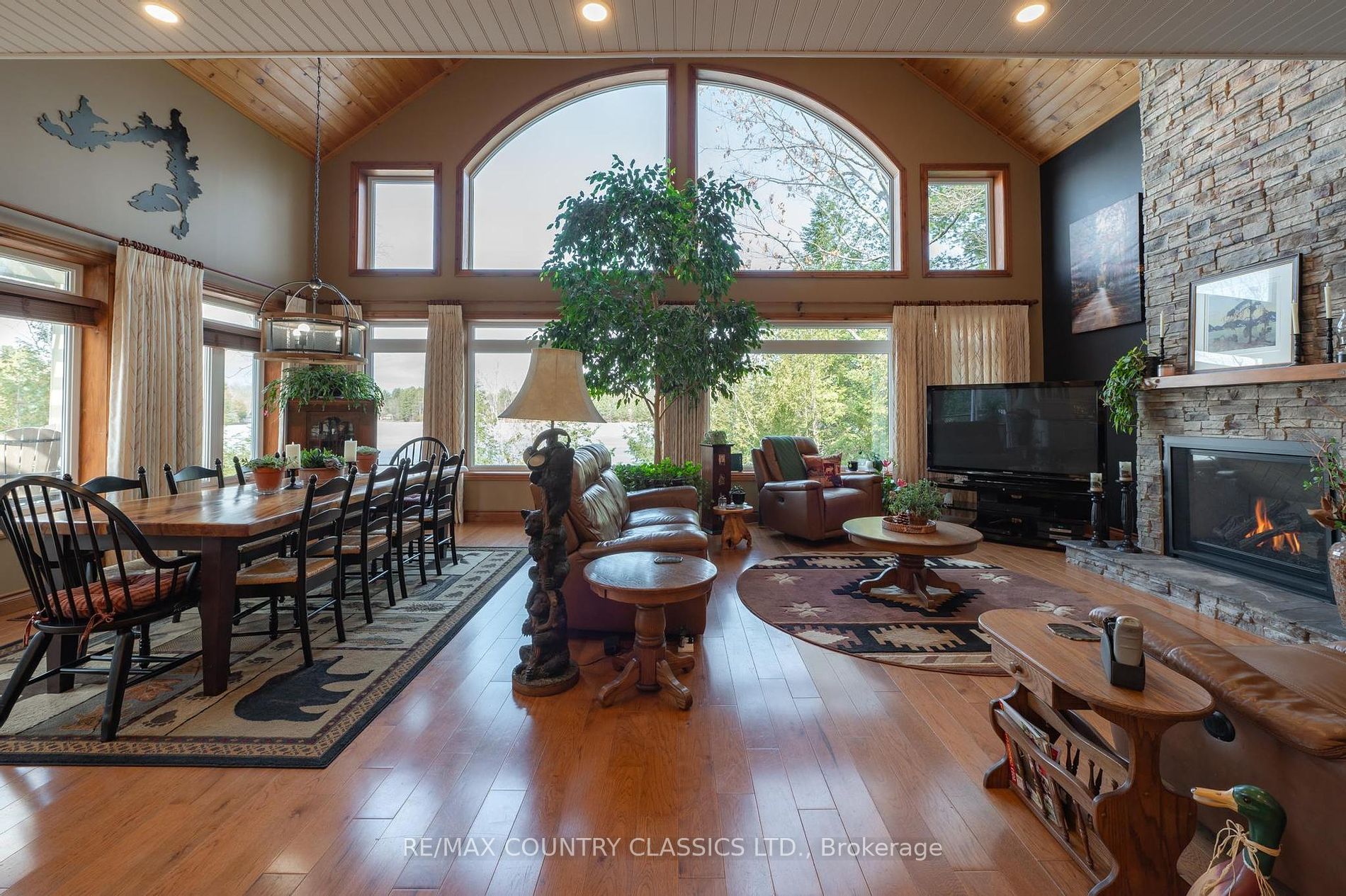 32 Shadowood Lane