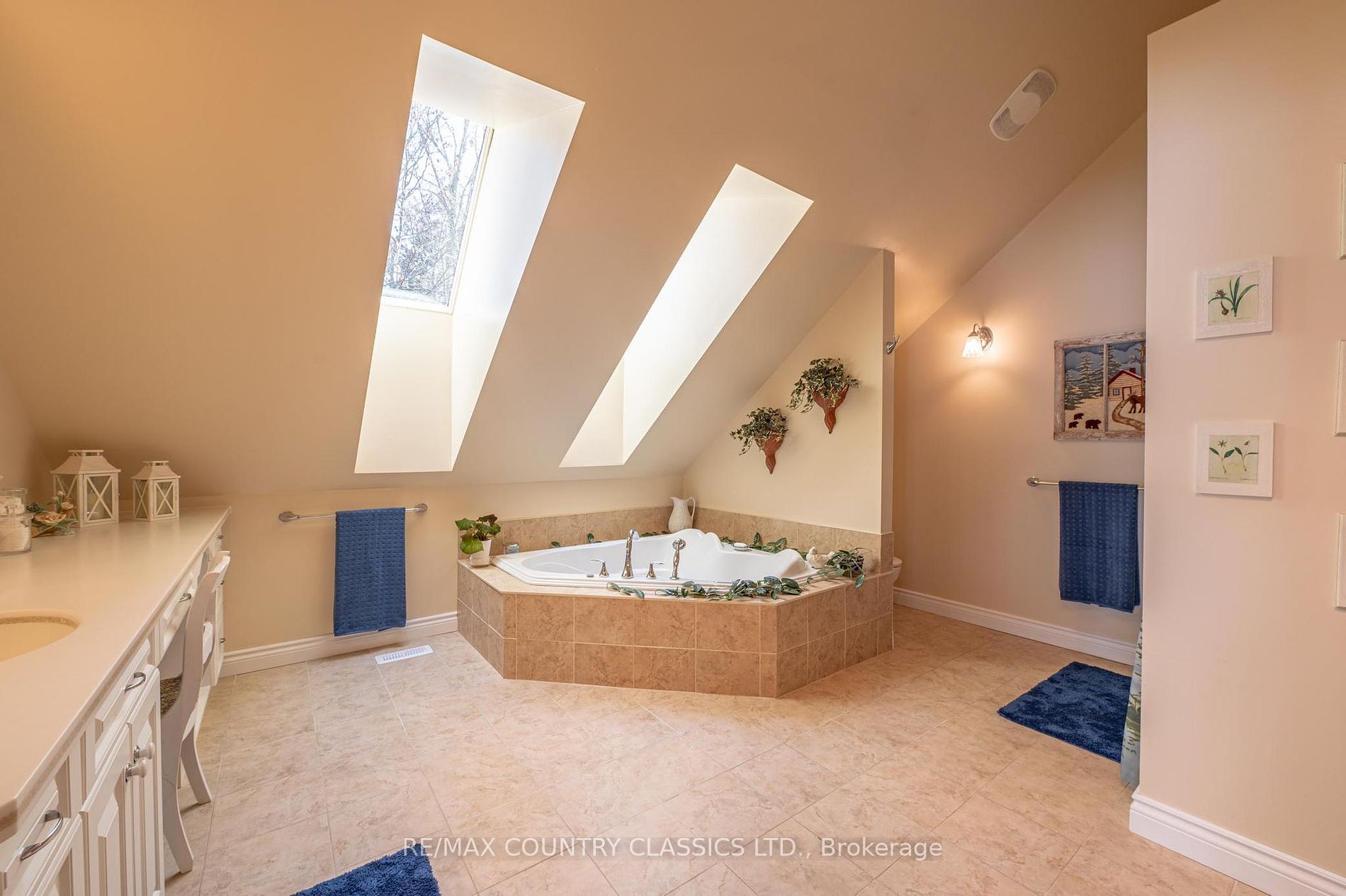 32 Shadowood Lane
