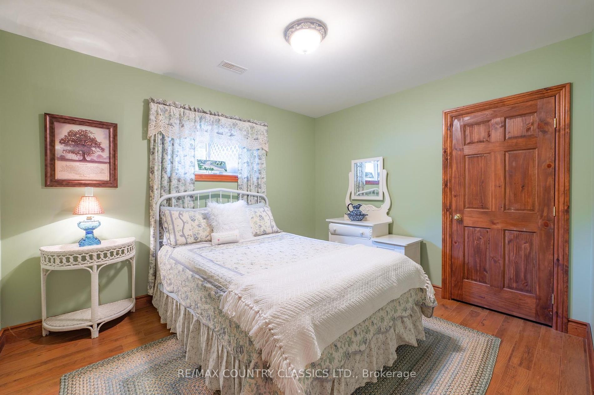 32 Shadowood Lane