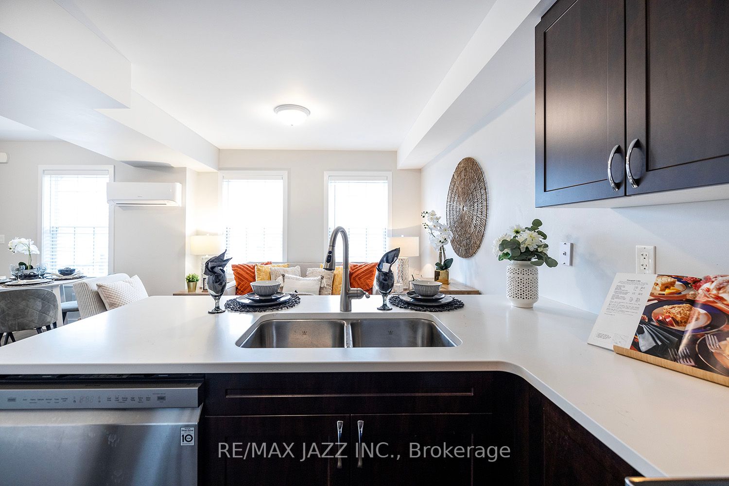 460 Lonsberry Dr, #407