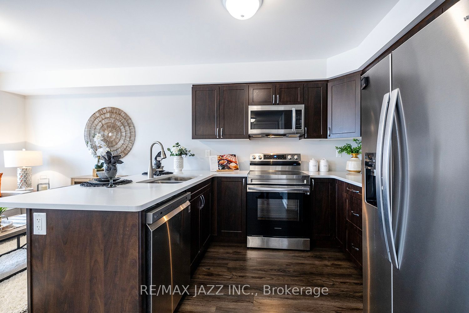 460 Lonsberry Dr, #407