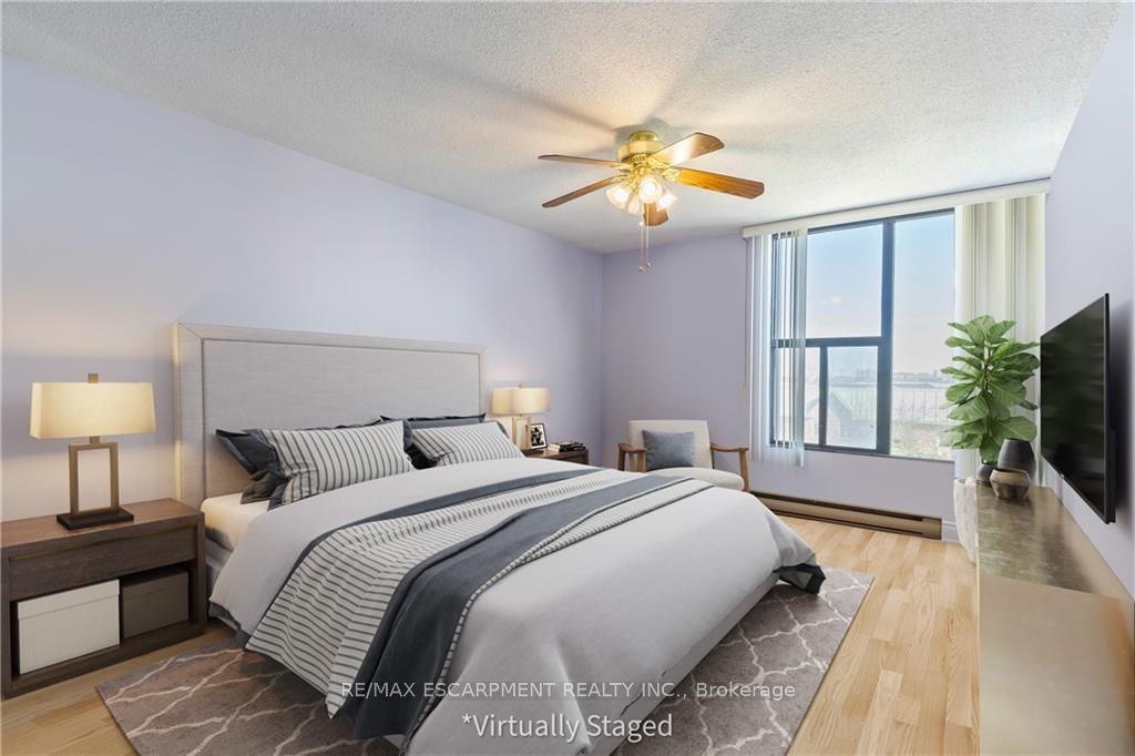75 Queen St N, #603