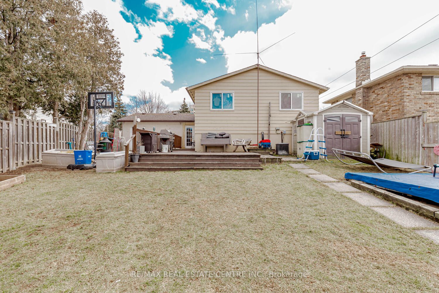 84 Elgar Avenue