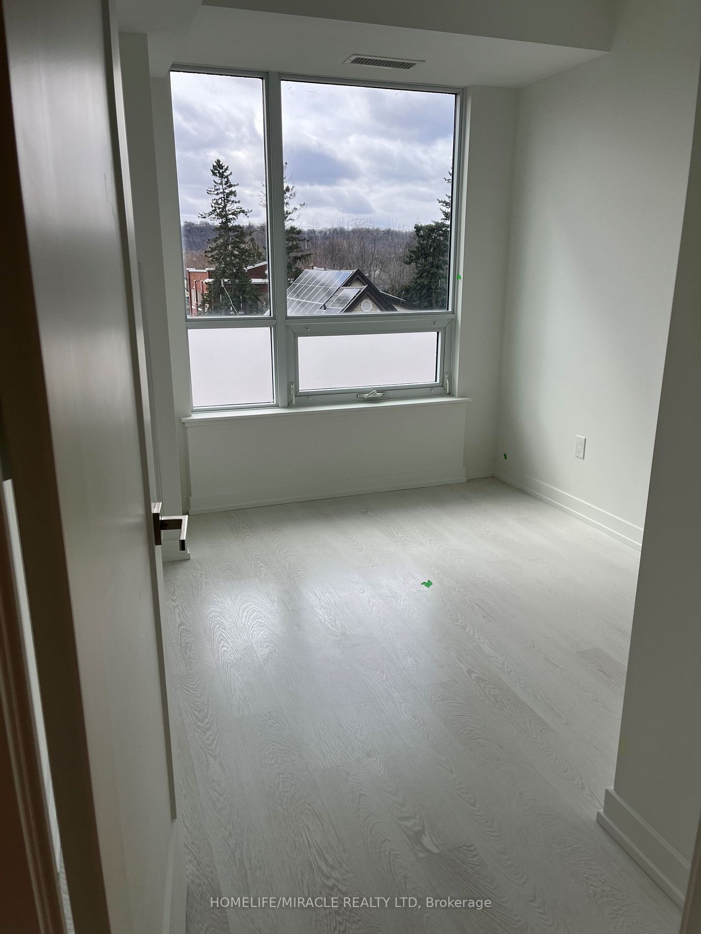 415 Main Street W, #320