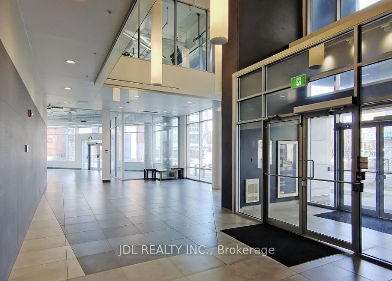 158 King St N, #1702