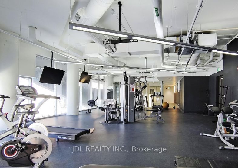 158 King St N, #1702