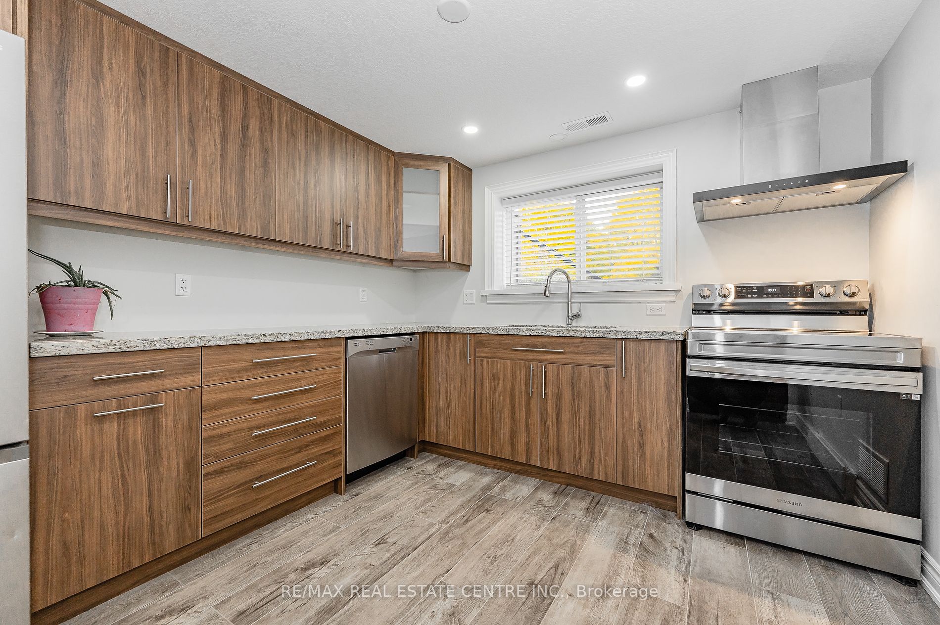 18 Summerside Cres