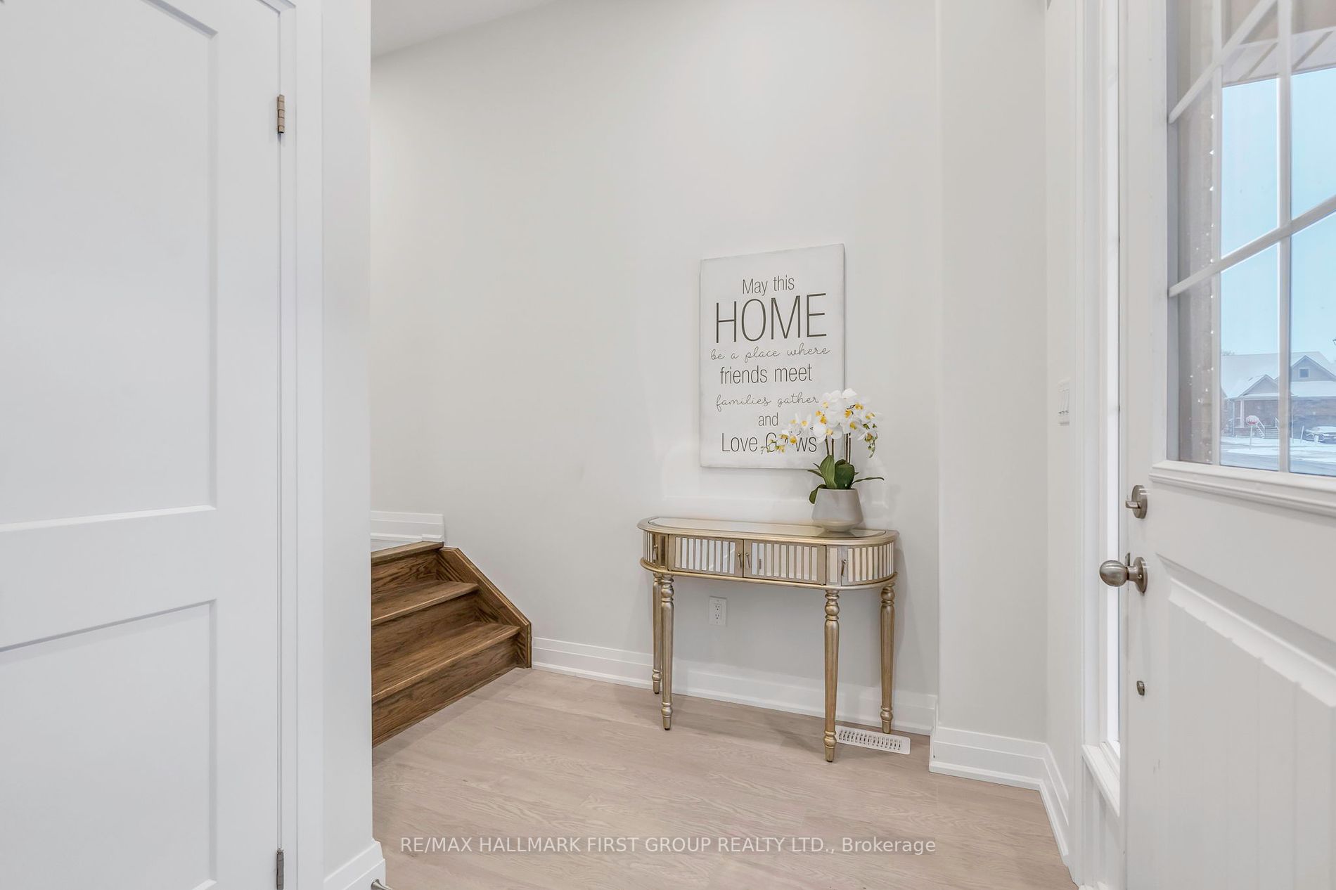 12 Fairhurst St