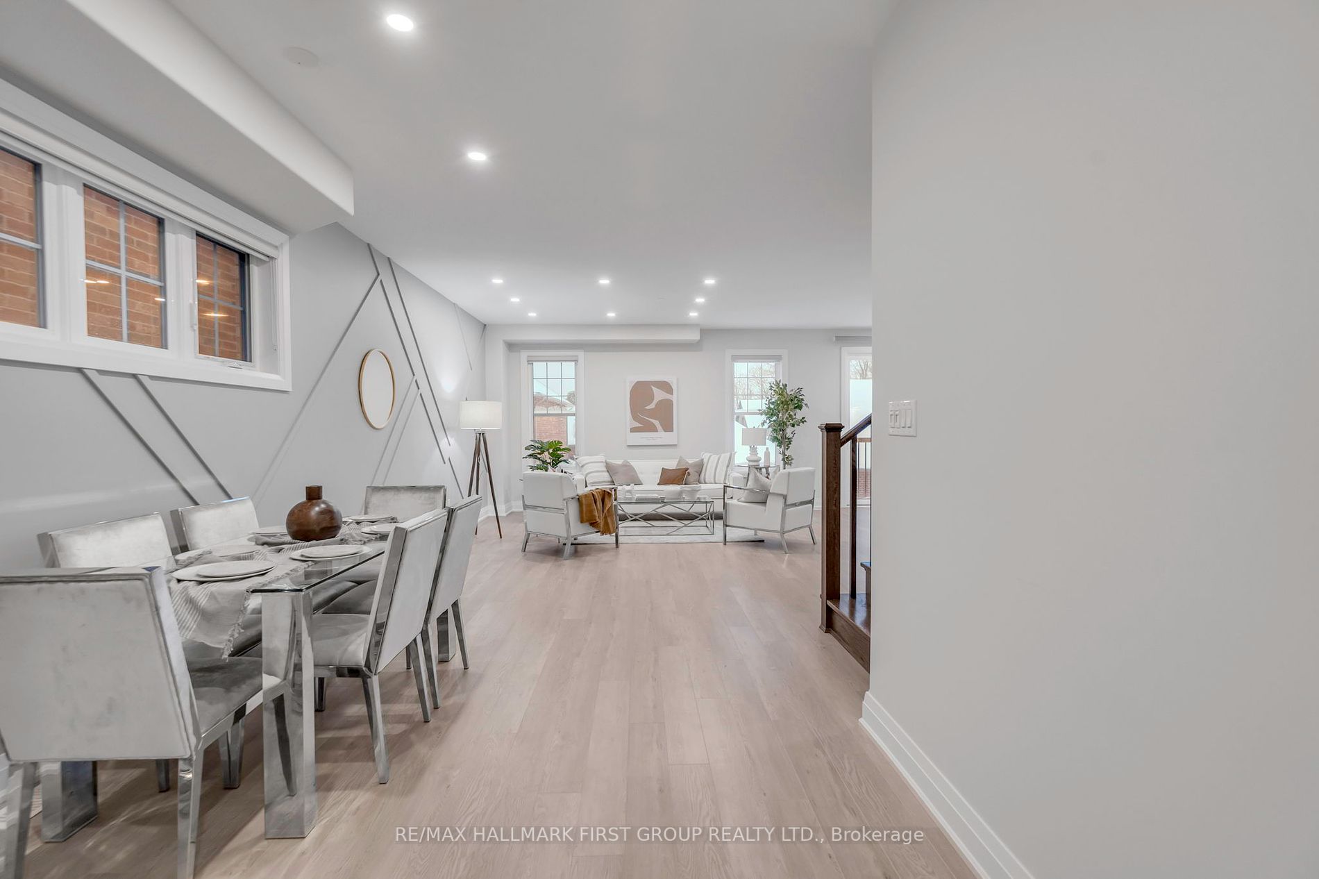12 Fairhurst St