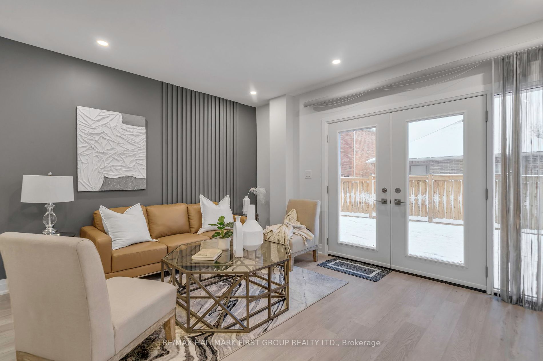 12 Fairhurst St