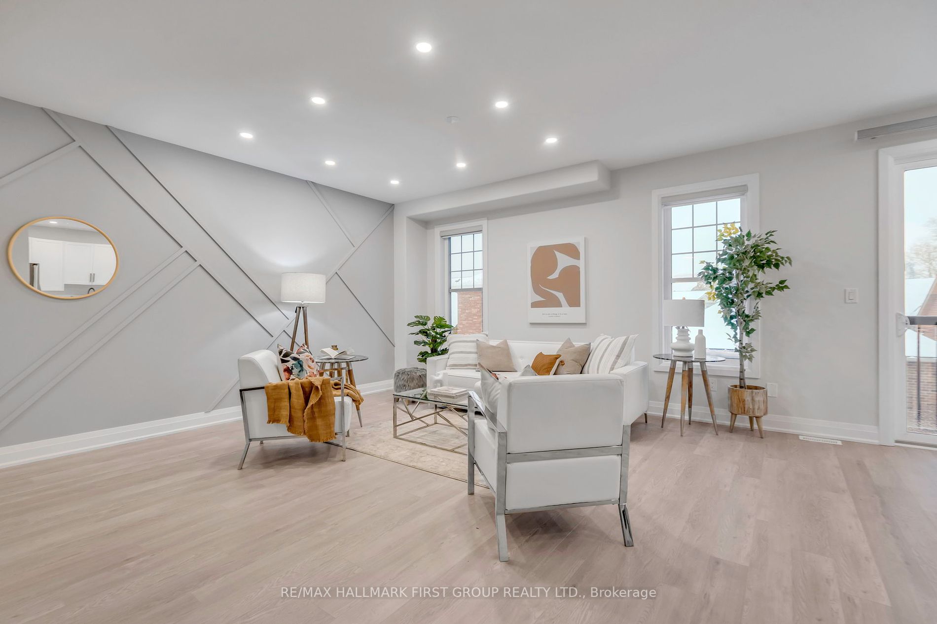 12 Fairhurst St