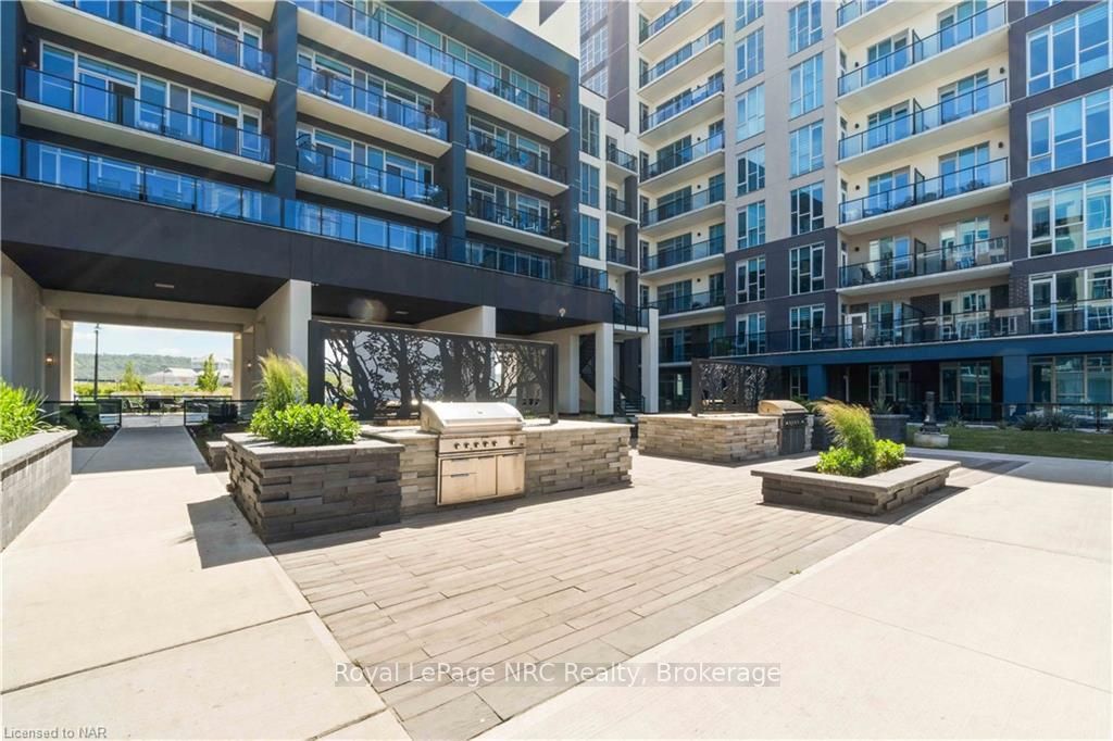 16 Concord Pl, #429