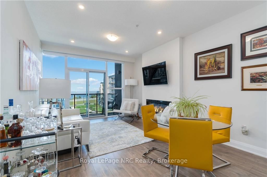 16 Concord Pl, #429