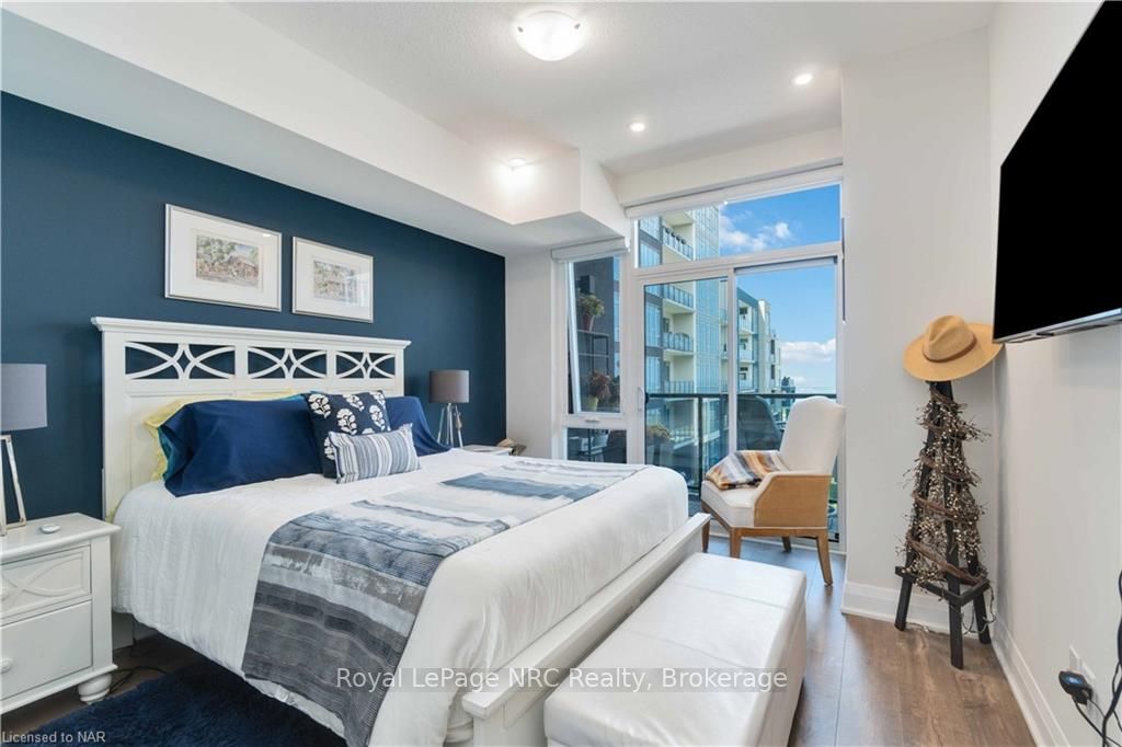 16 Concord Pl, #429