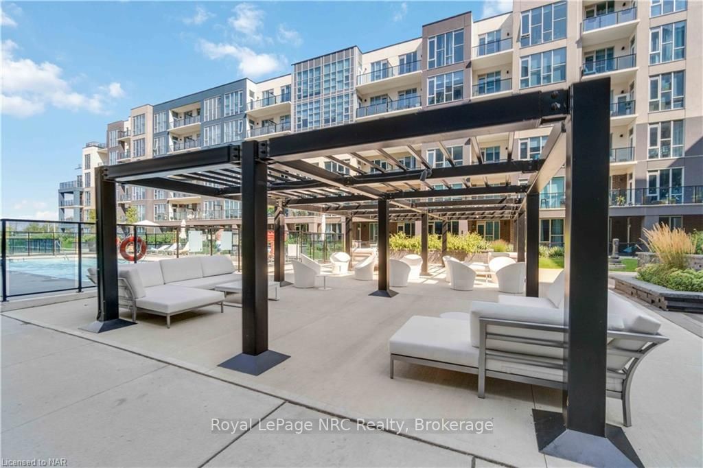 16 Concord Pl, #429