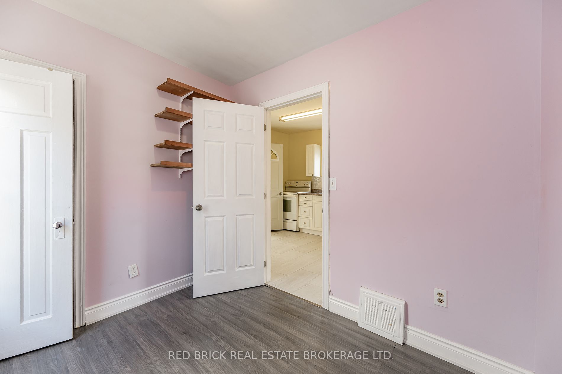 81 Beach Road