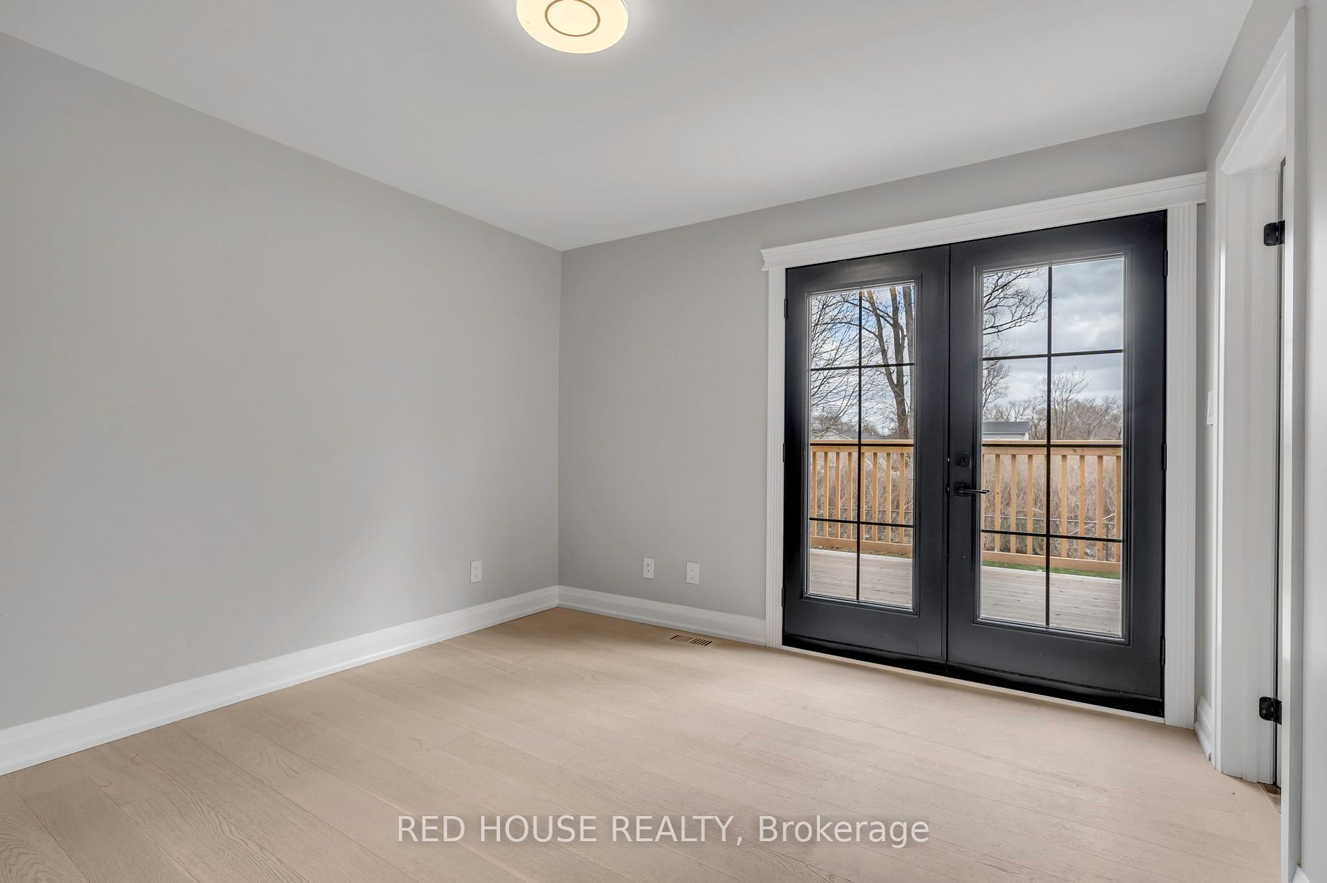 10 Bayside Avenue