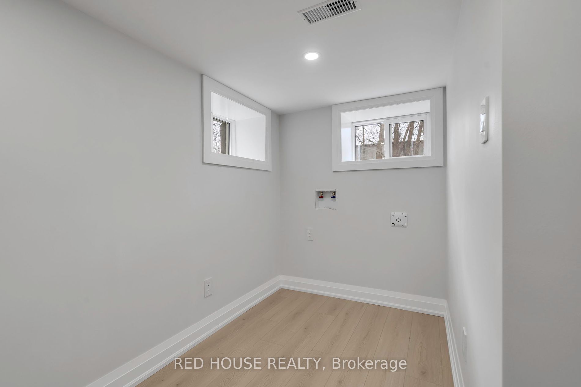 10 Bayside Avenue