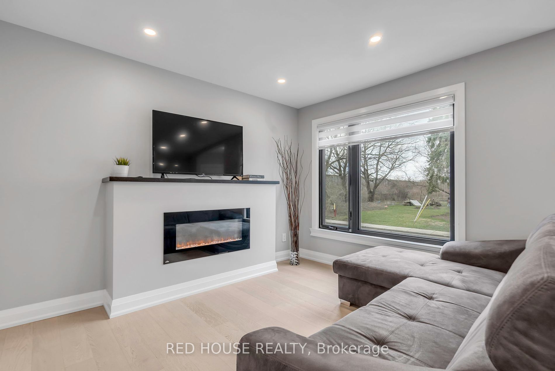 10 Bayside Avenue