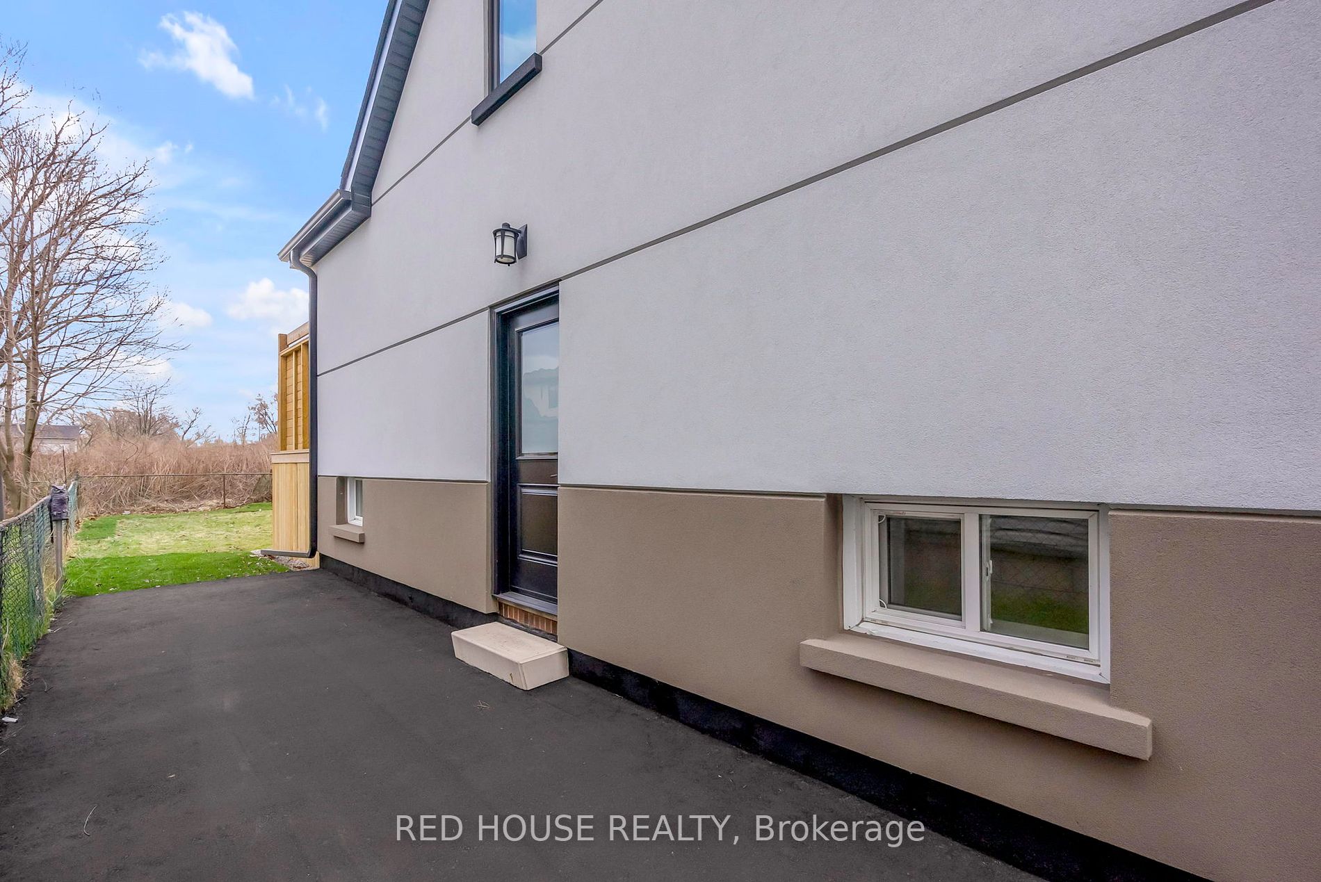 10 Bayside Avenue
