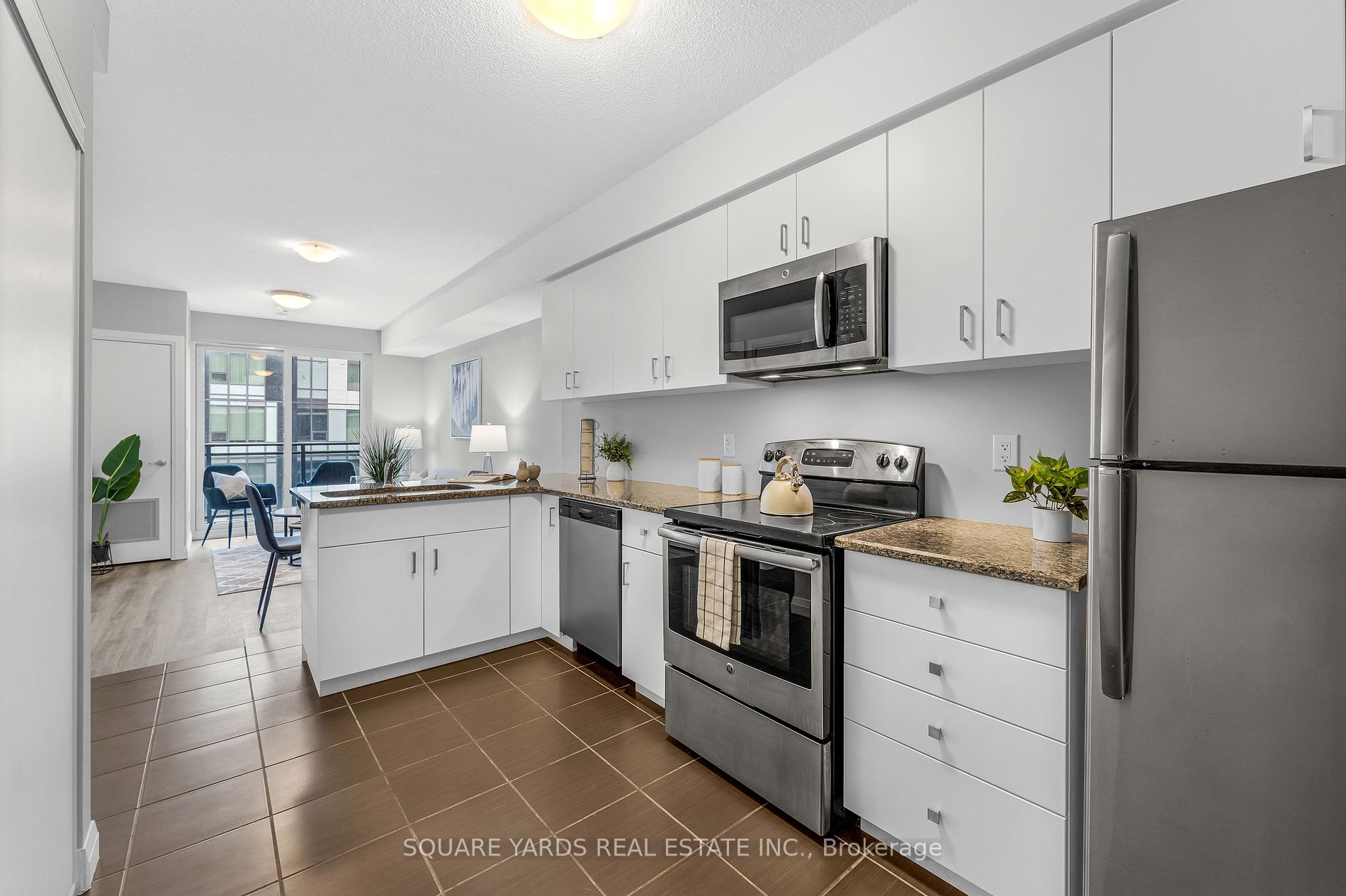 53 Arthur St S, #404