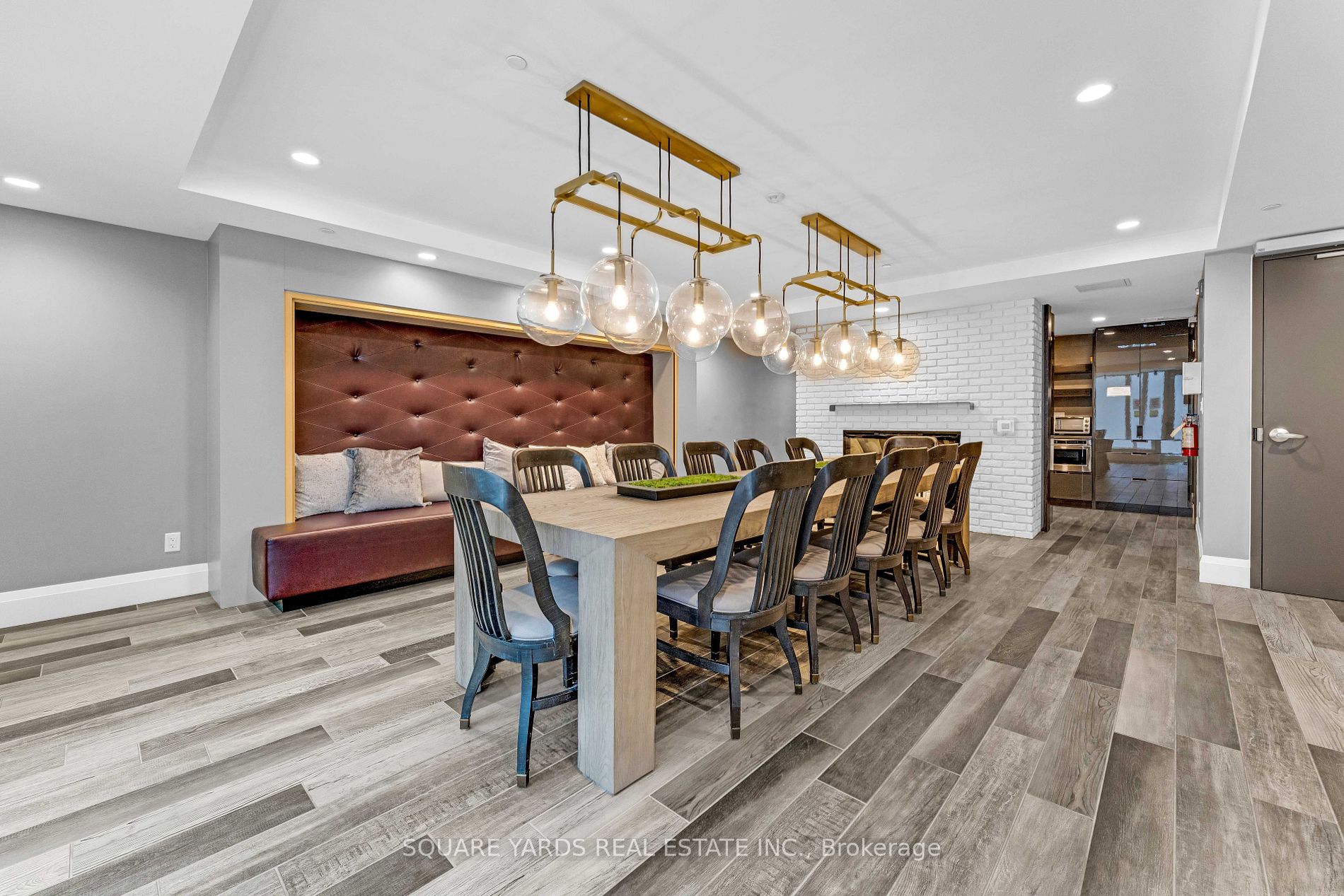 53 Arthur St S, #404