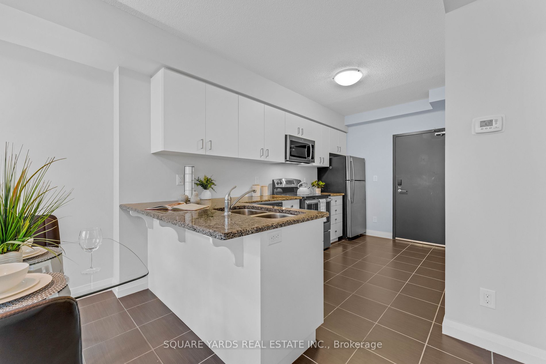 53 Arthur St S, #404