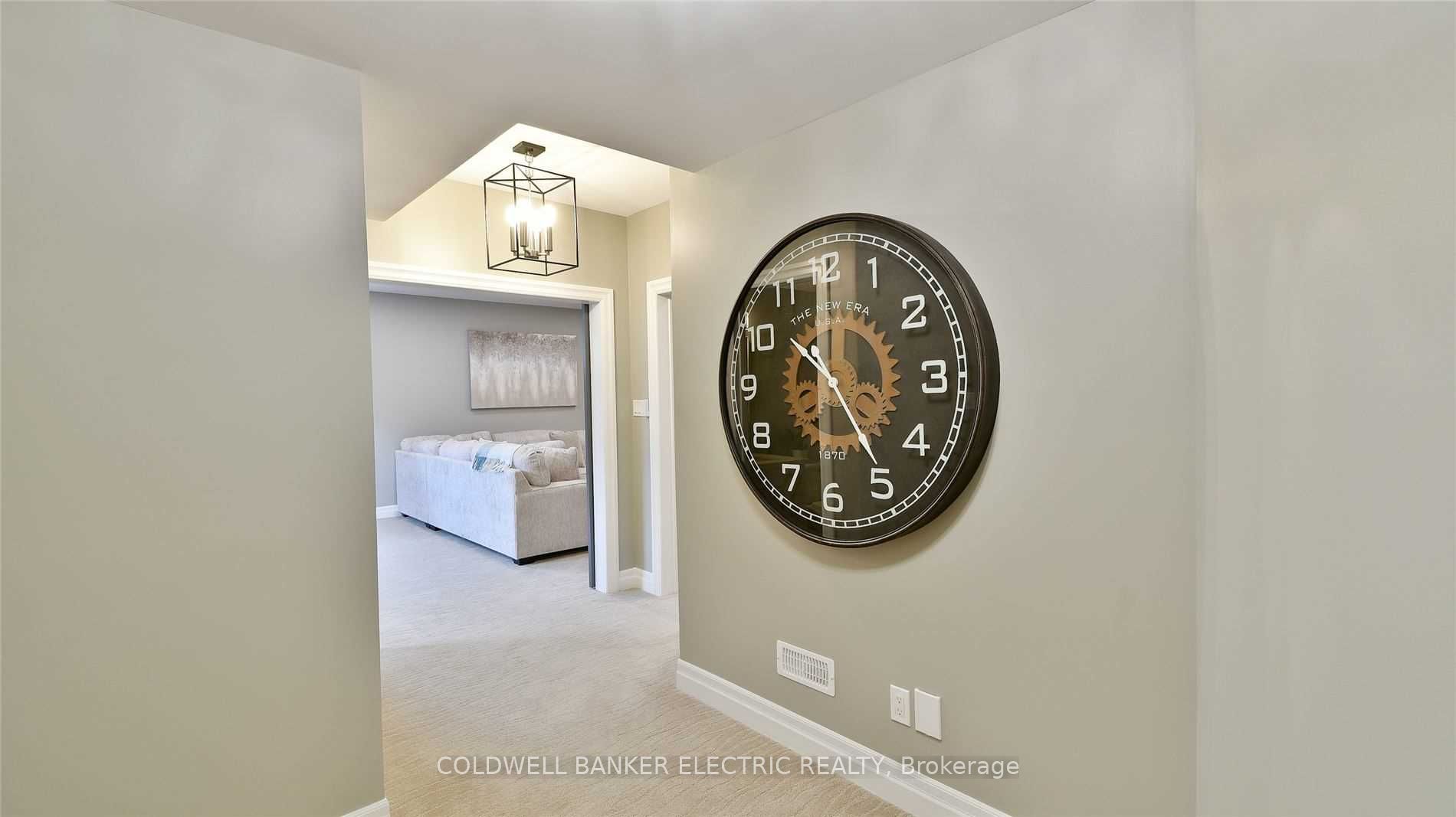 101 Chandler Cres