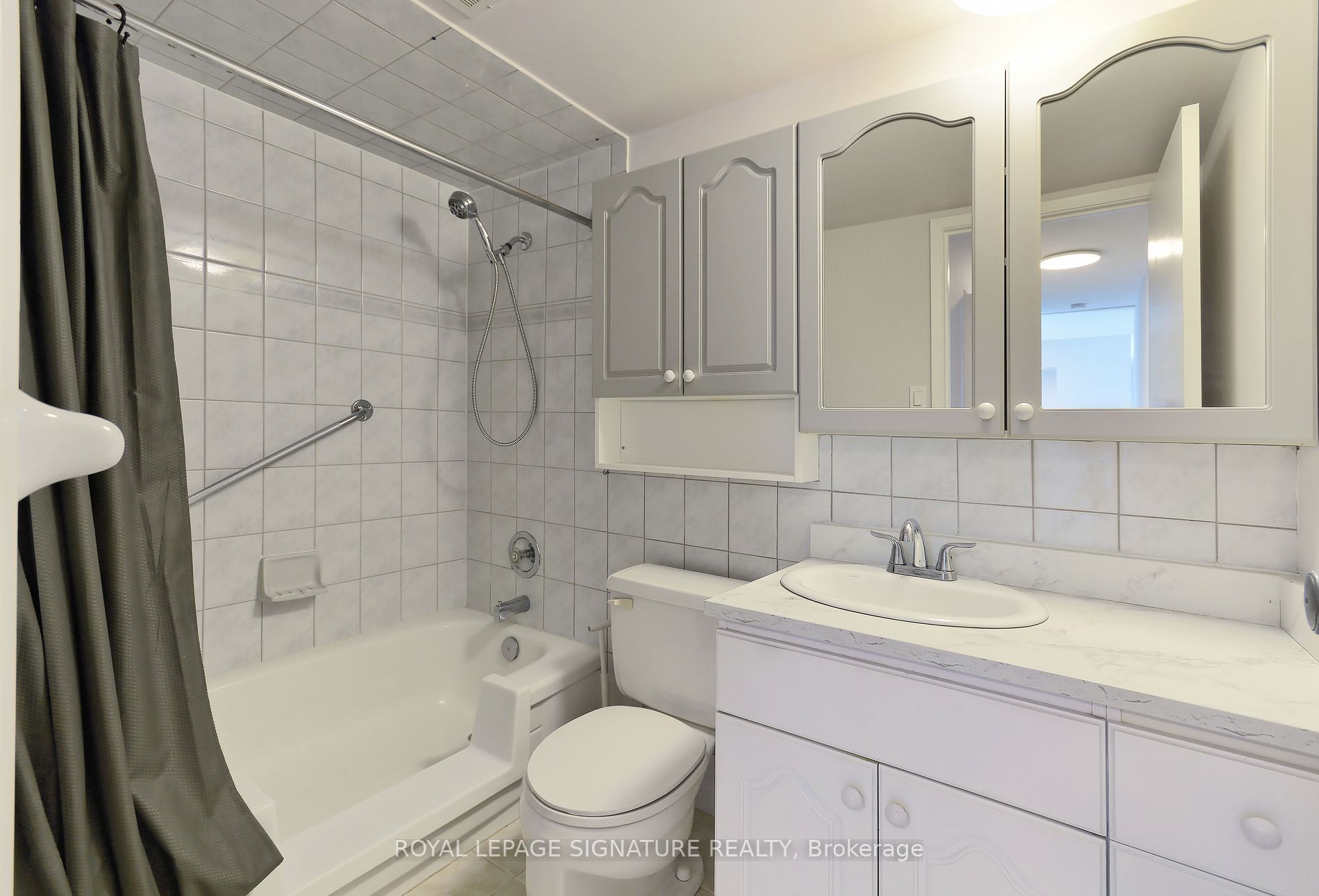 19 Woodlawn Road E #607