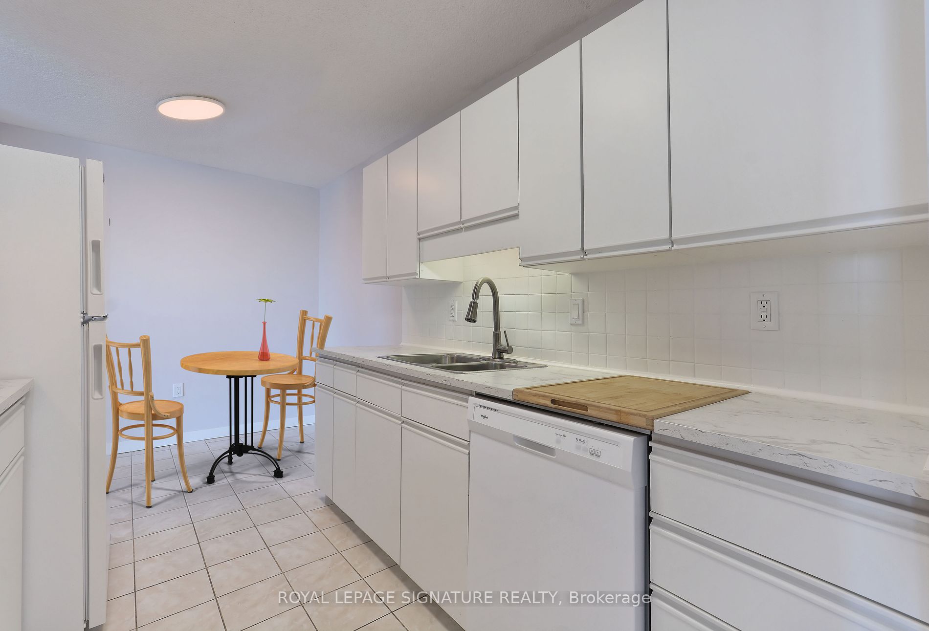 19 Woodlawn Road E #607