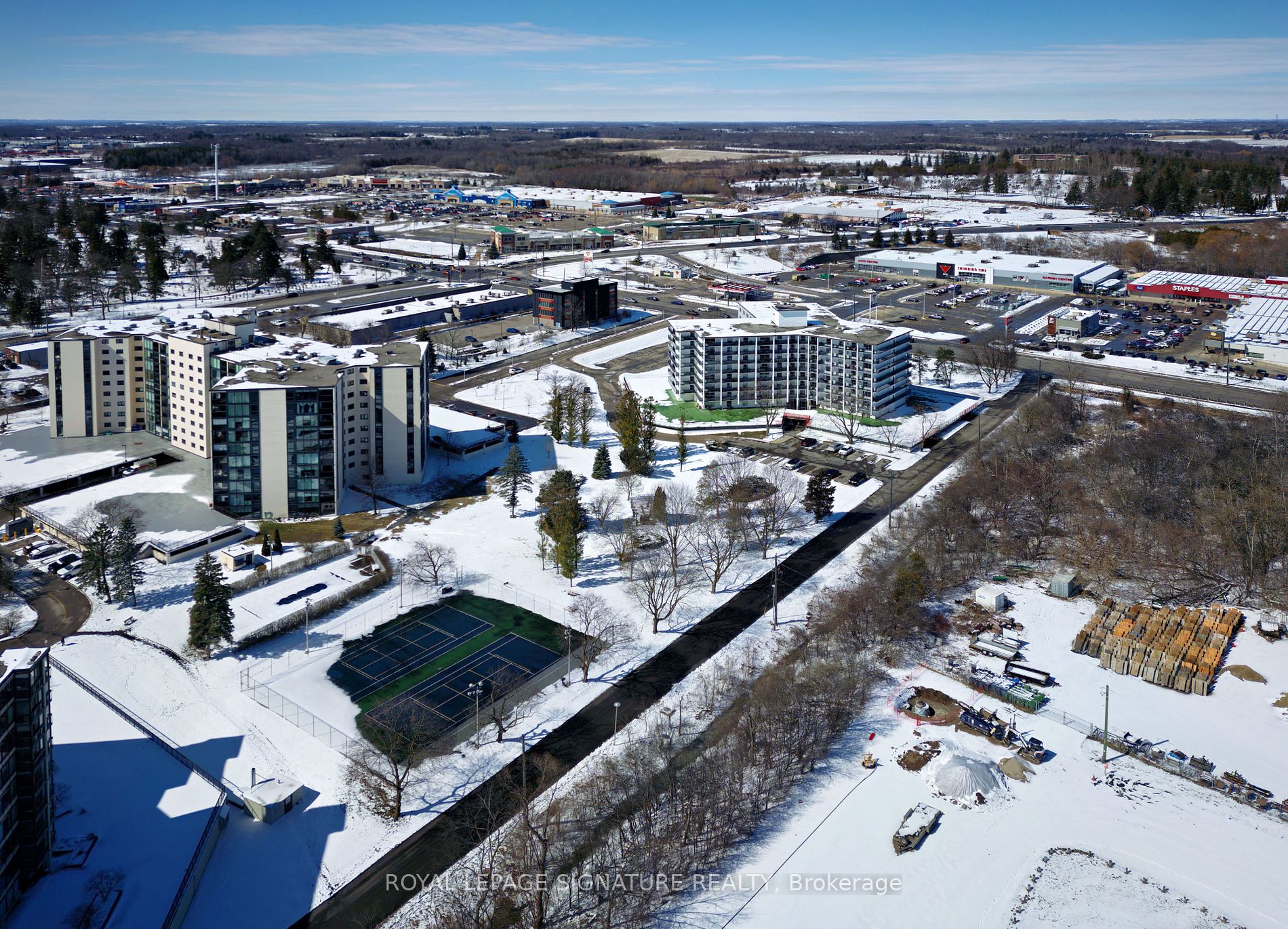 19 Woodlawn Road E #607